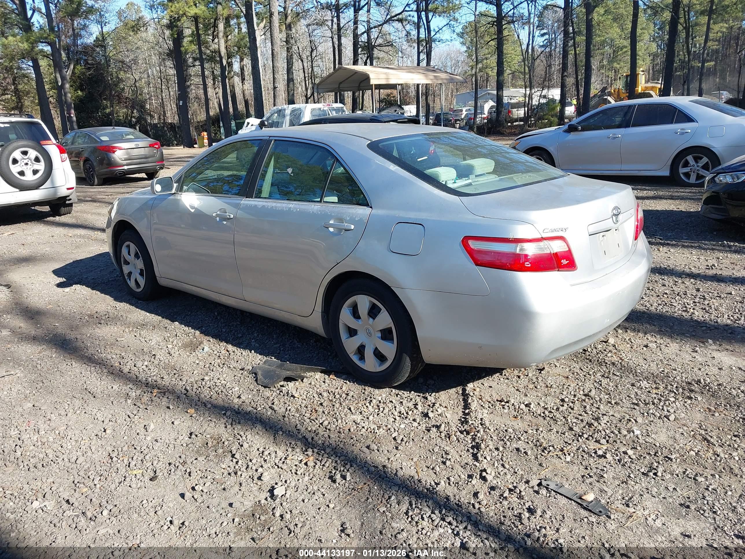 TOYOTA CAMRY image 3