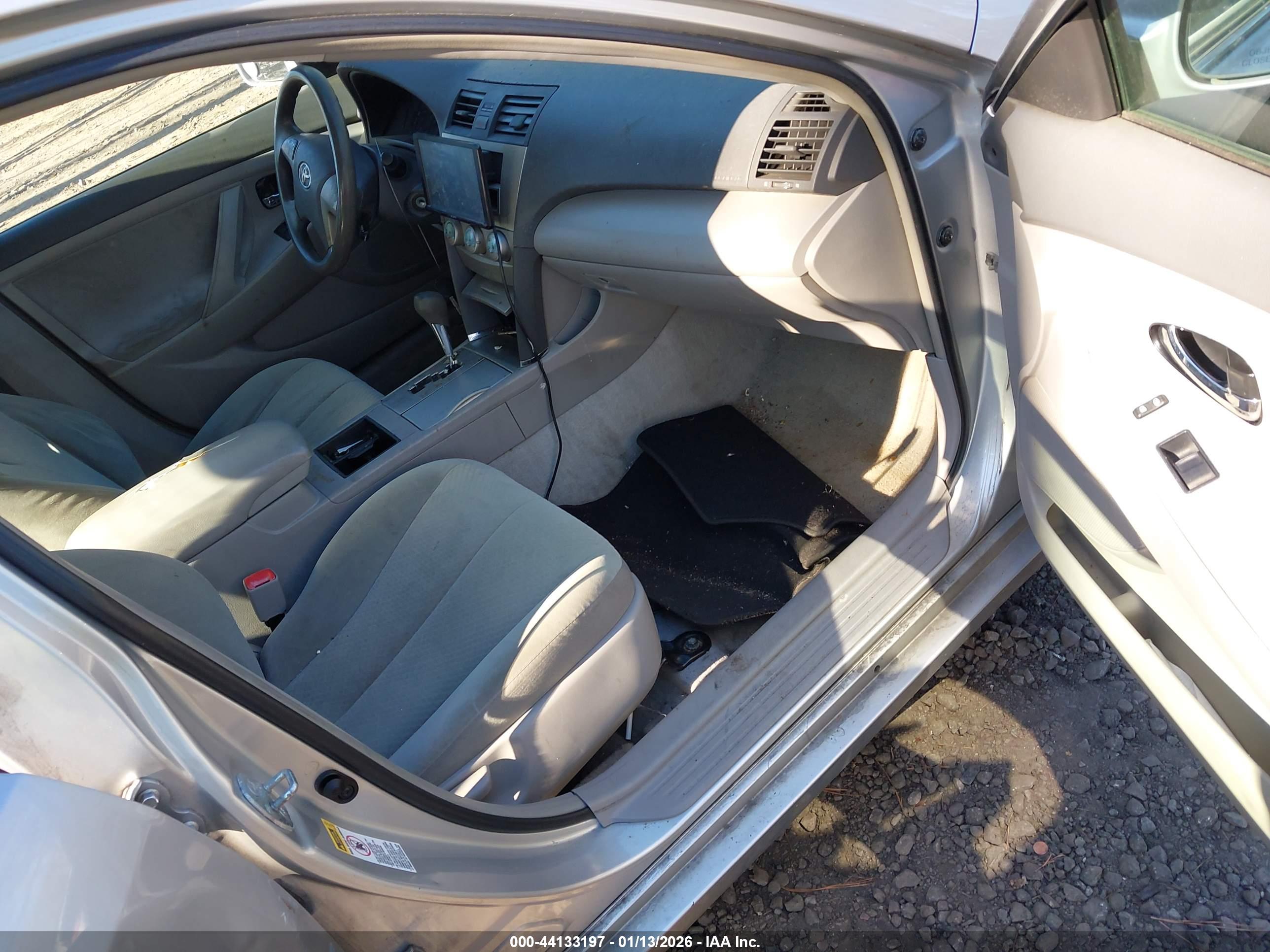 TOYOTA CAMRY image 5