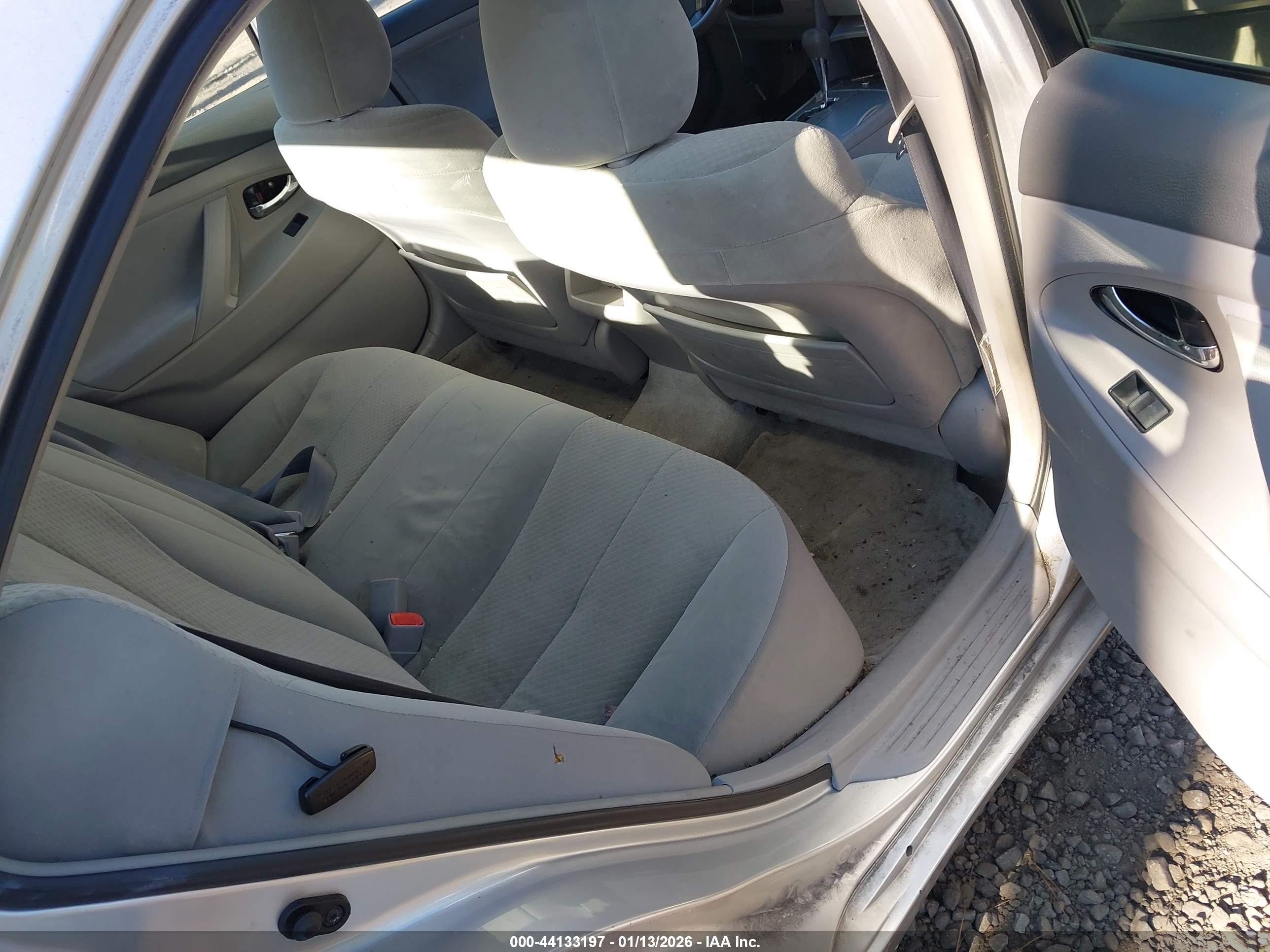 TOYOTA CAMRY image 8