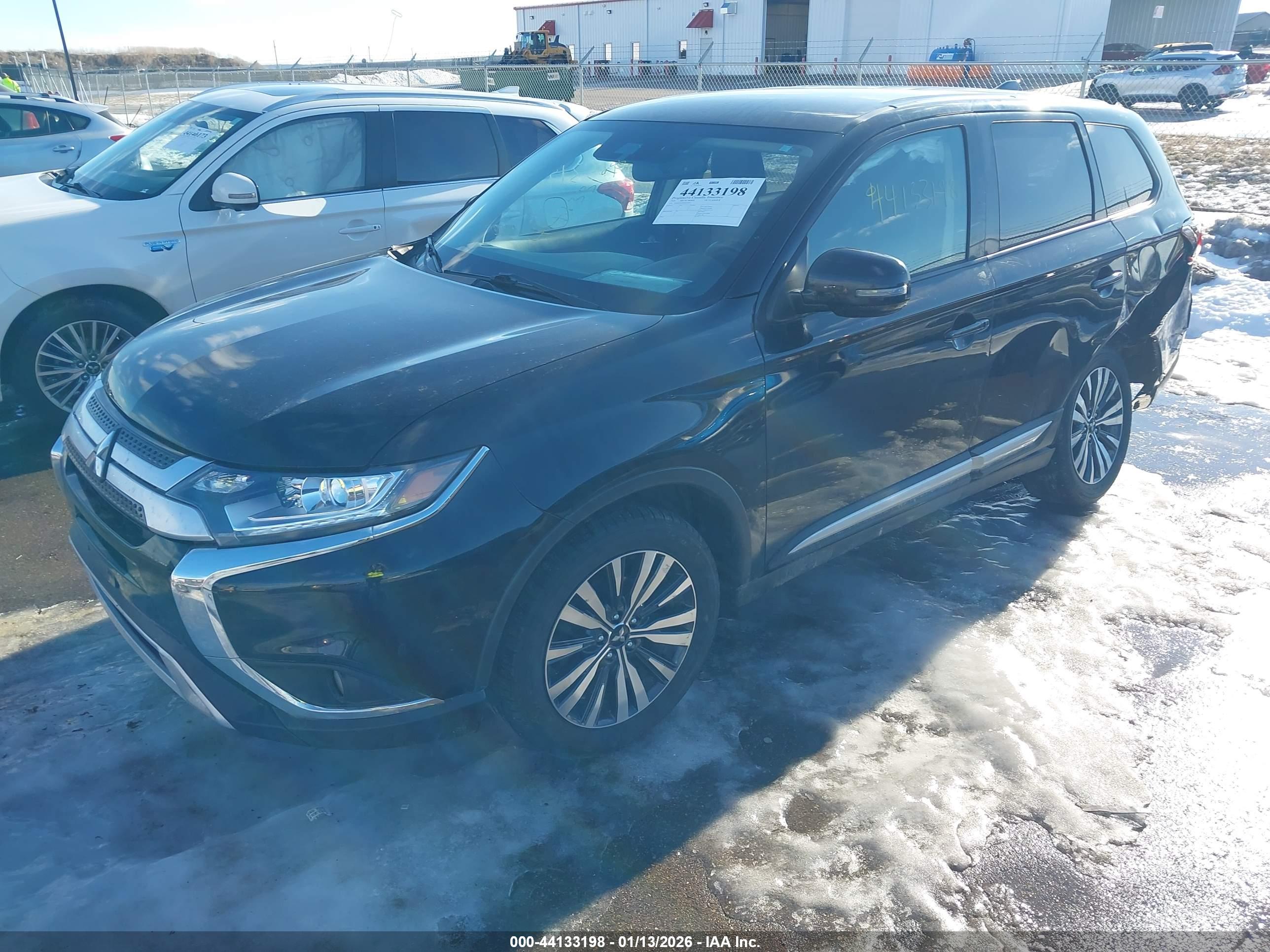 MITSUBISHI OUTLANDER image 2