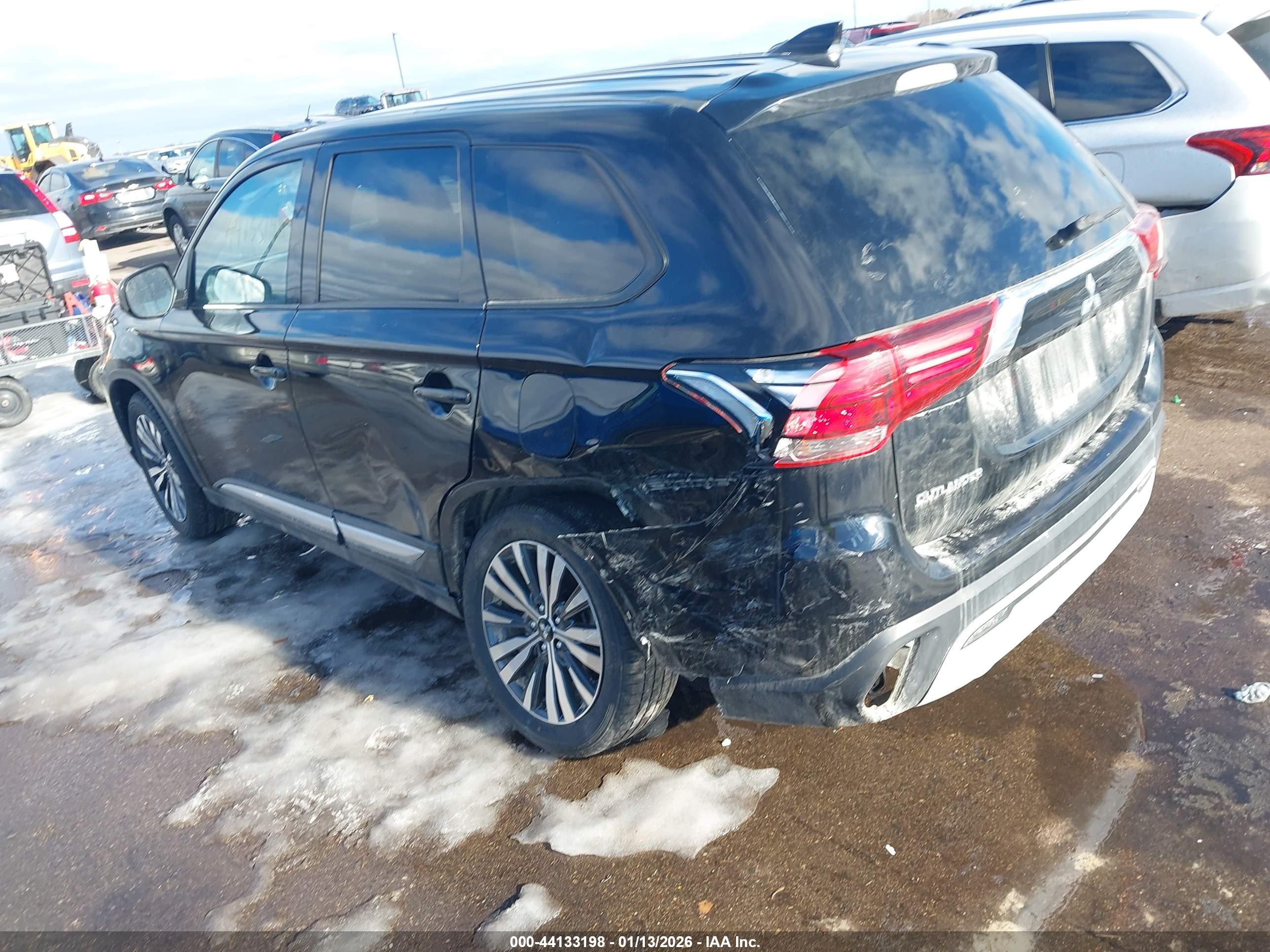 MITSUBISHI OUTLANDER image 3