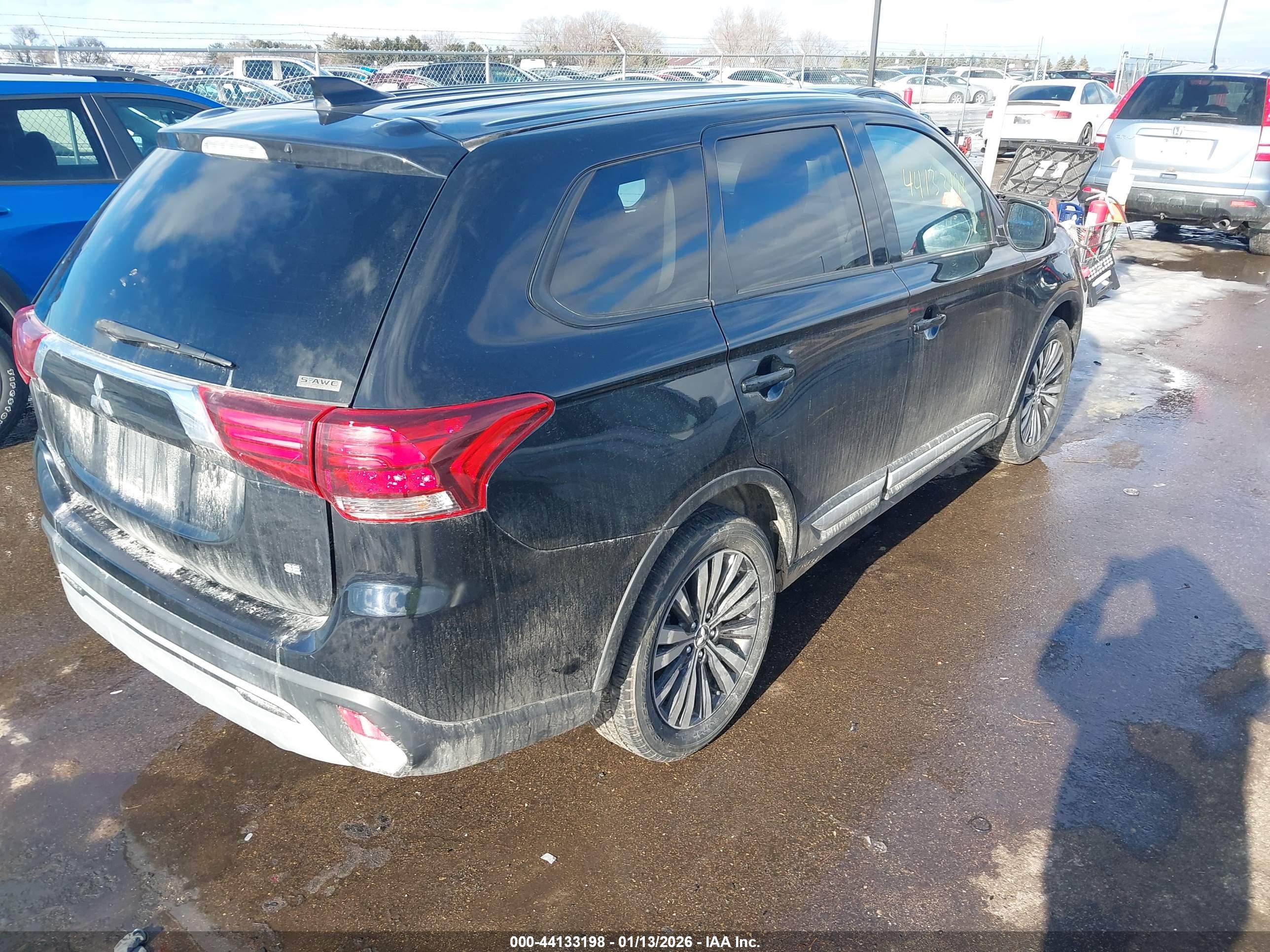 MITSUBISHI OUTLANDER image 4