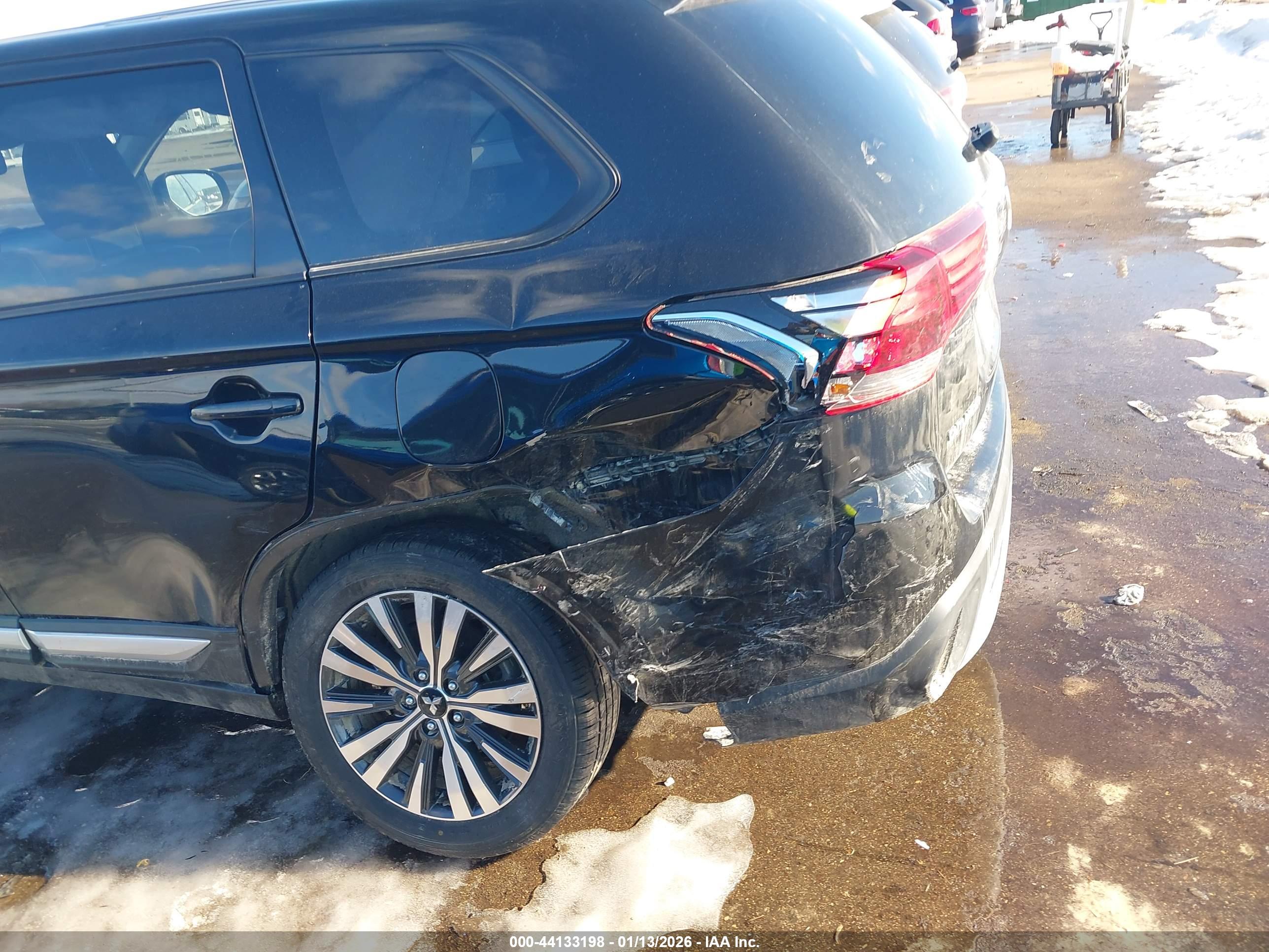 MITSUBISHI OUTLANDER image 6