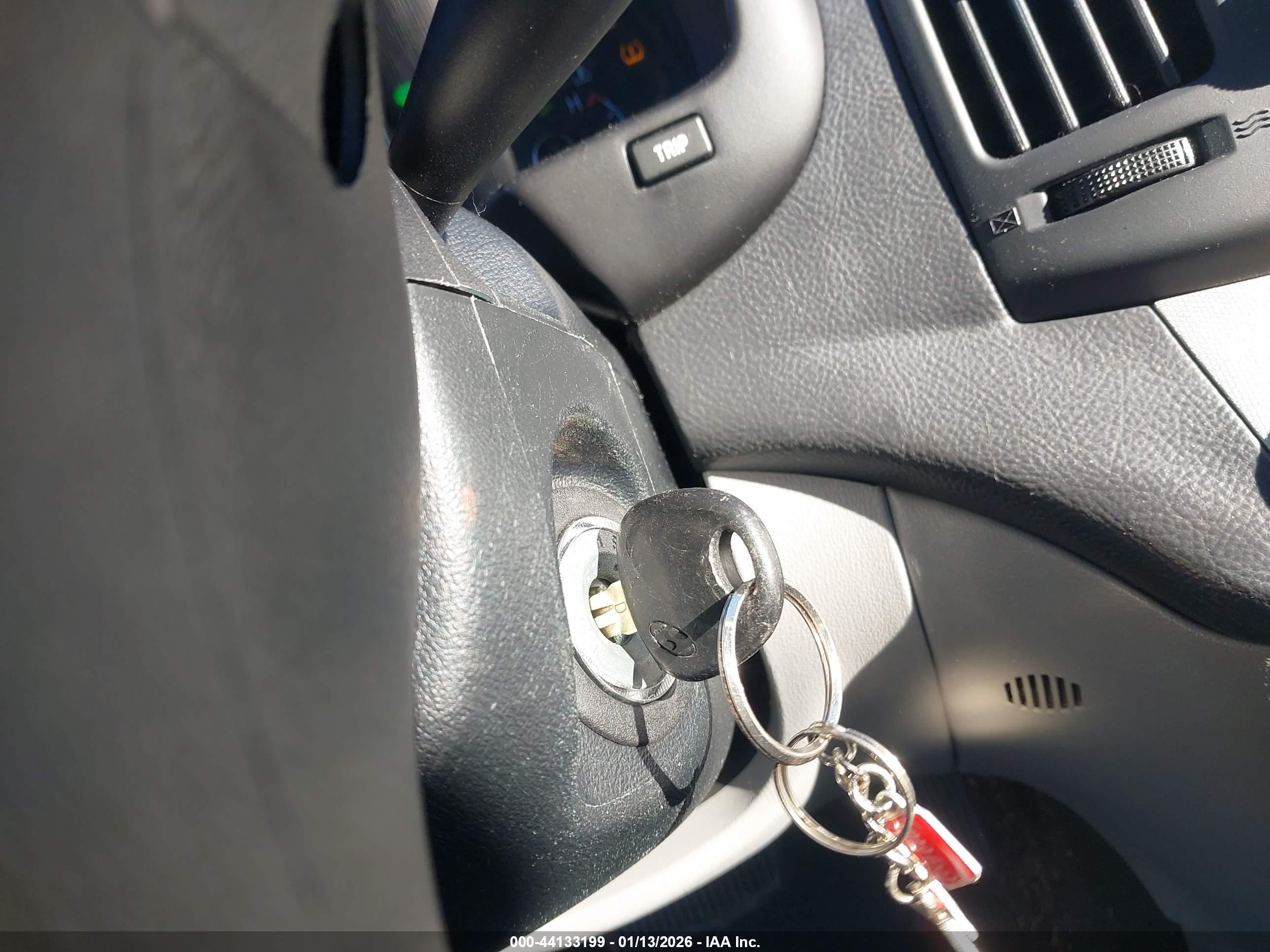 HYUNDAI ELANTRA image 11