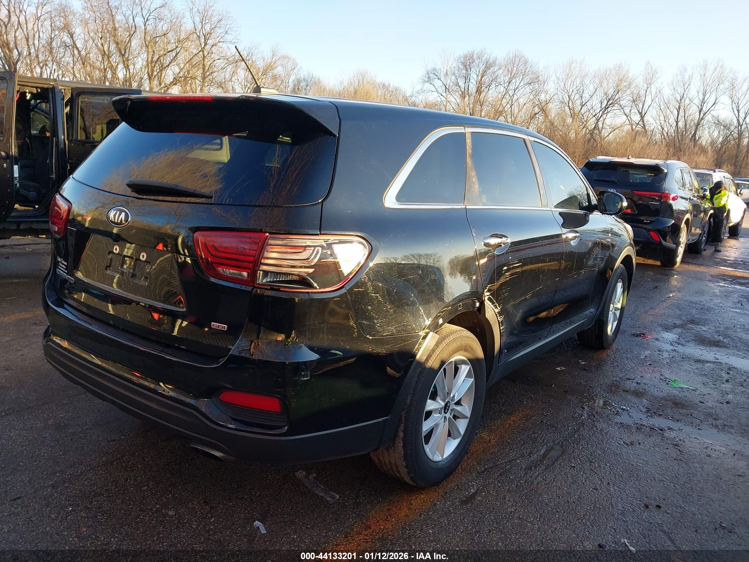 KIA SORENTO image 4