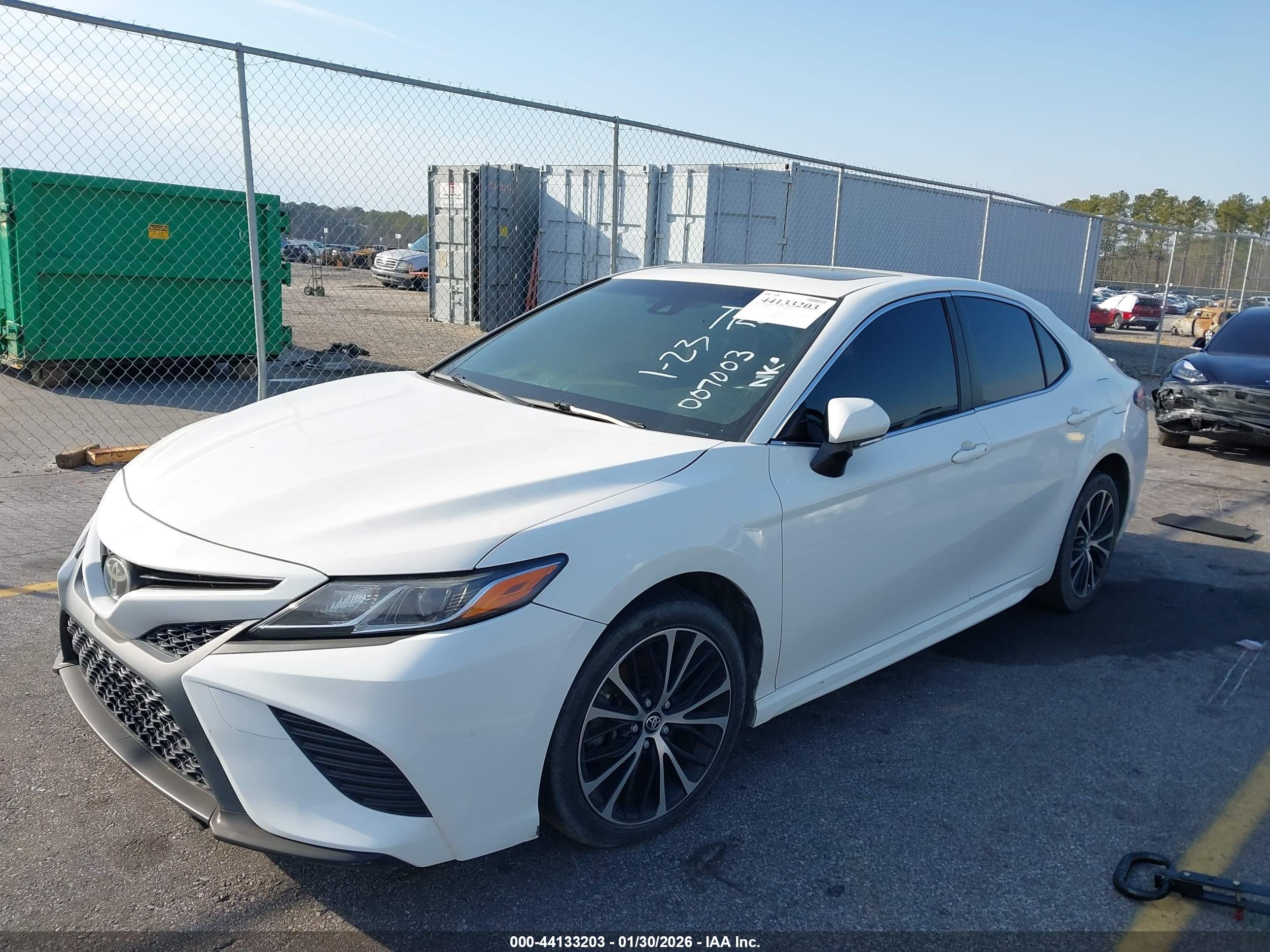 TOYOTA CAMRY image 2