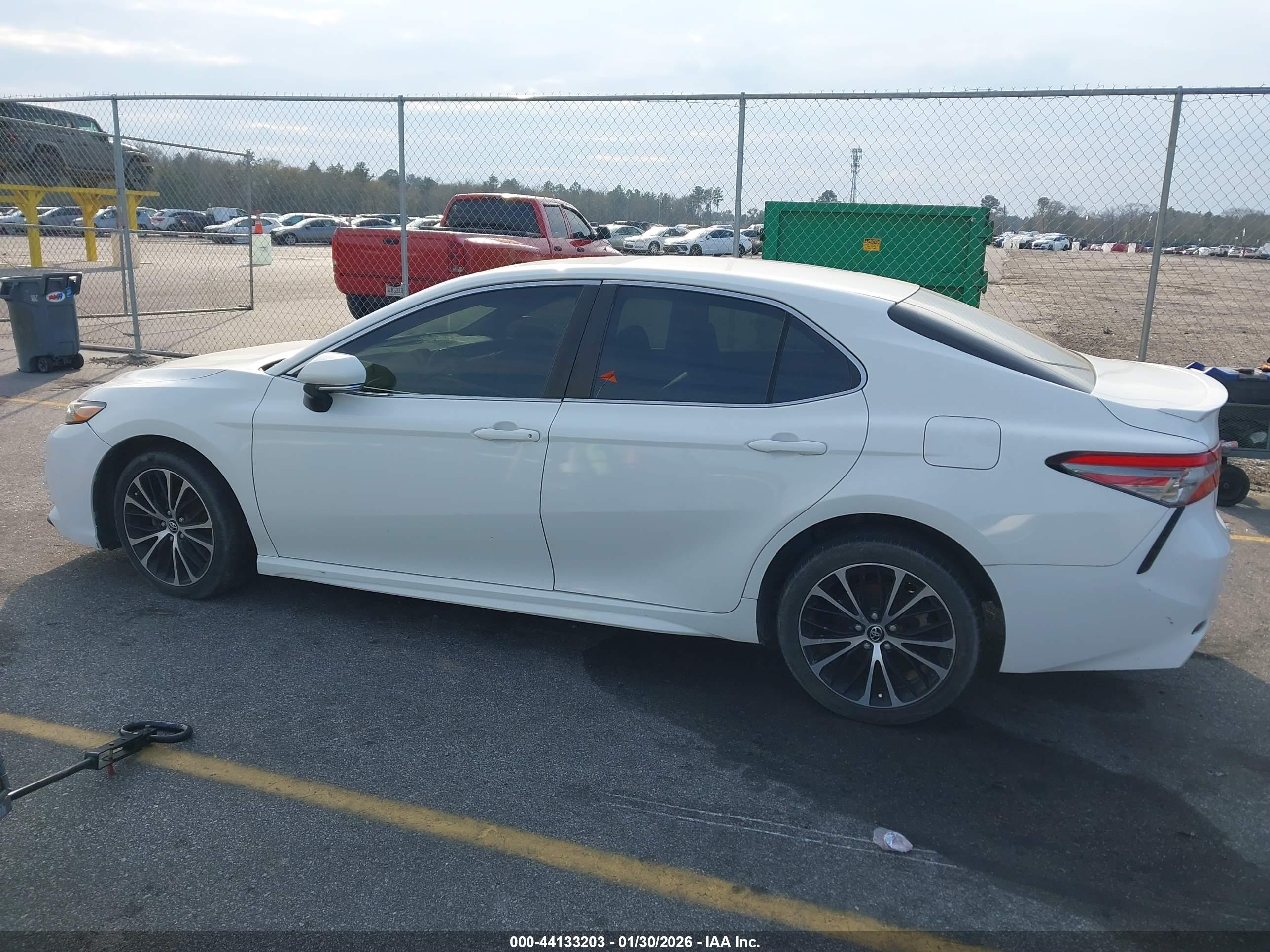 TOYOTA CAMRY image 3