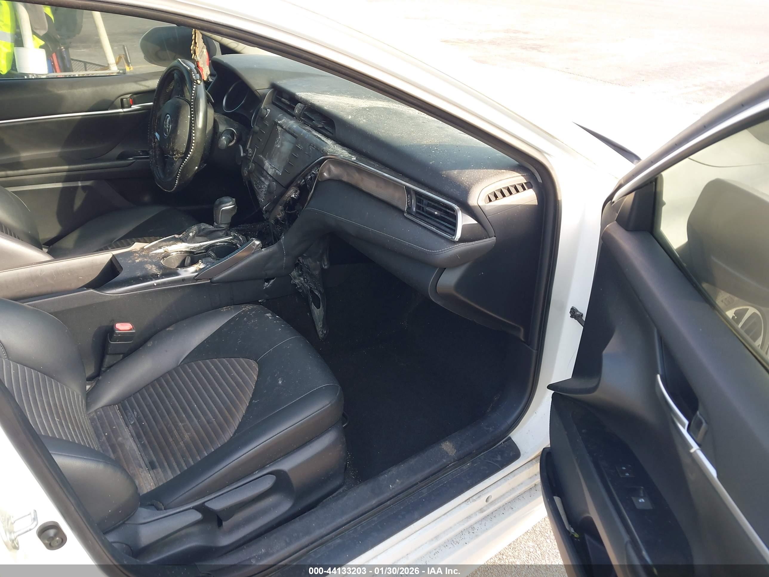 TOYOTA CAMRY image 5