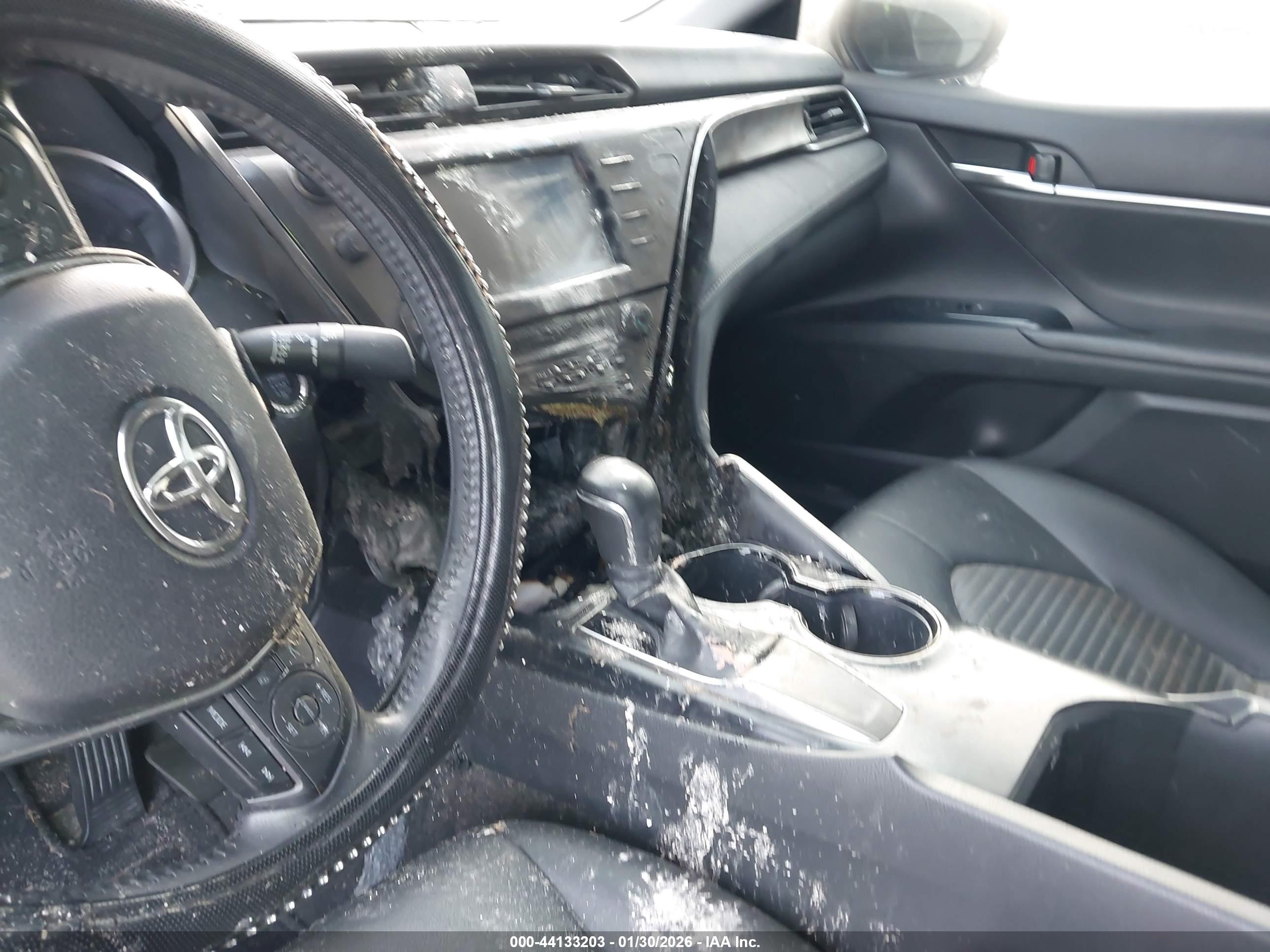 TOYOTA CAMRY image 6