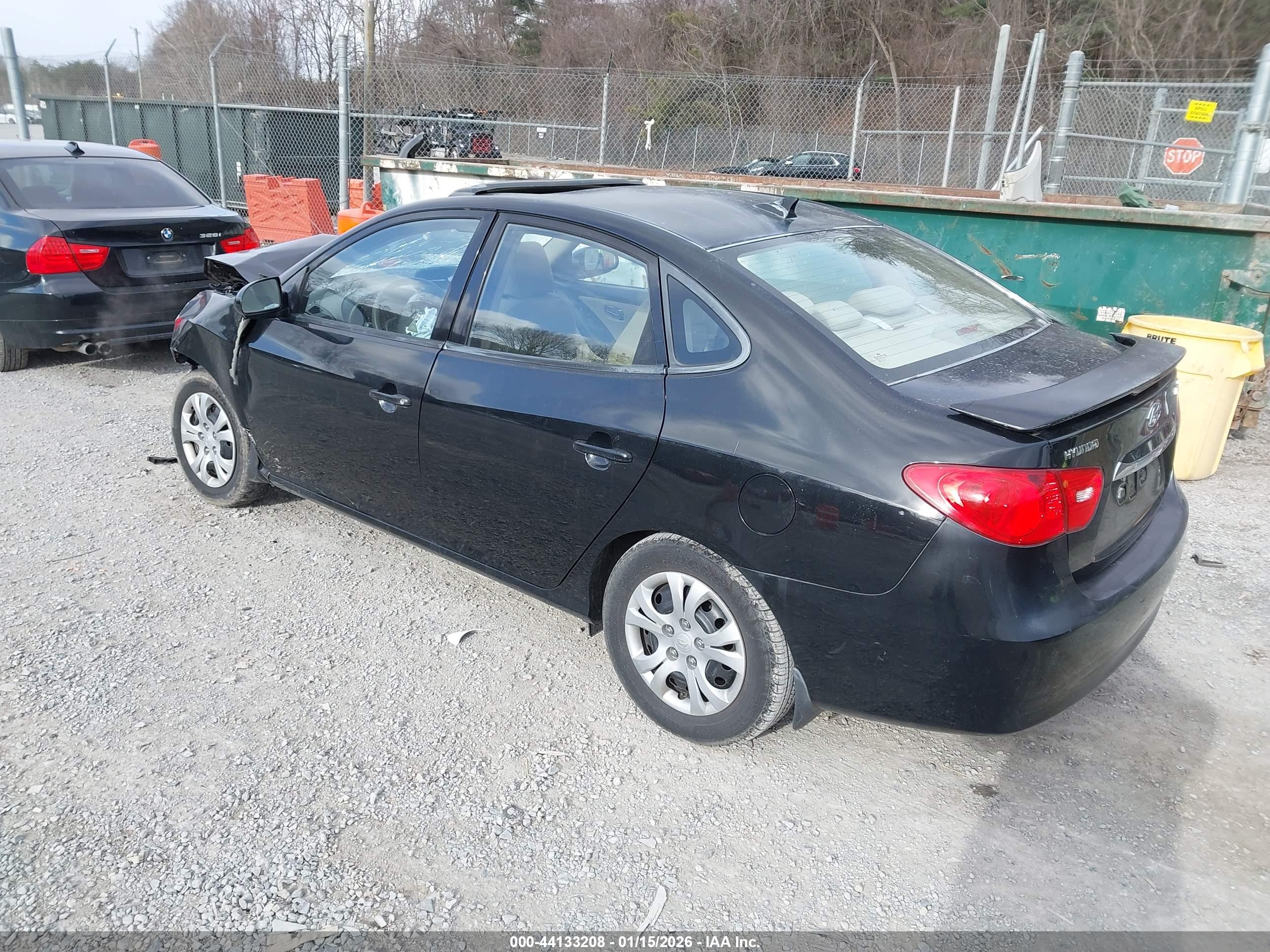 HYUNDAI ELANTRA image 3