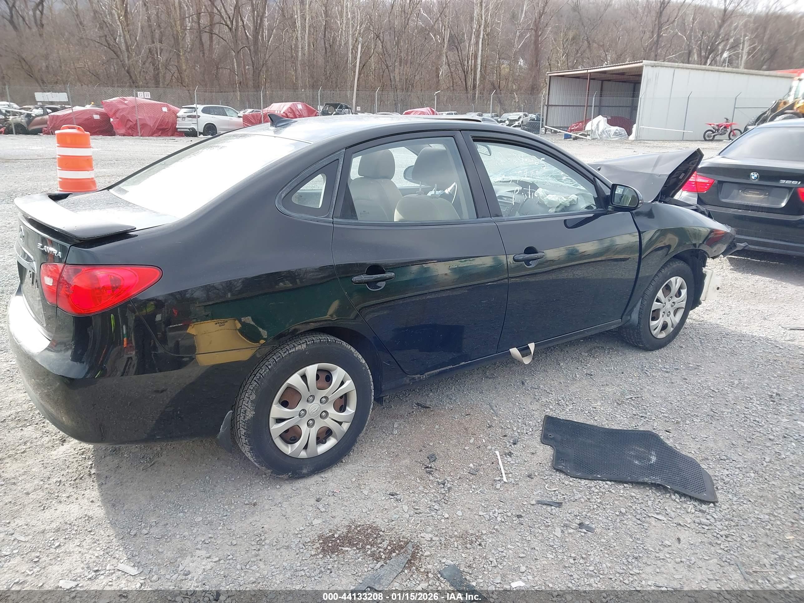 HYUNDAI ELANTRA image 4