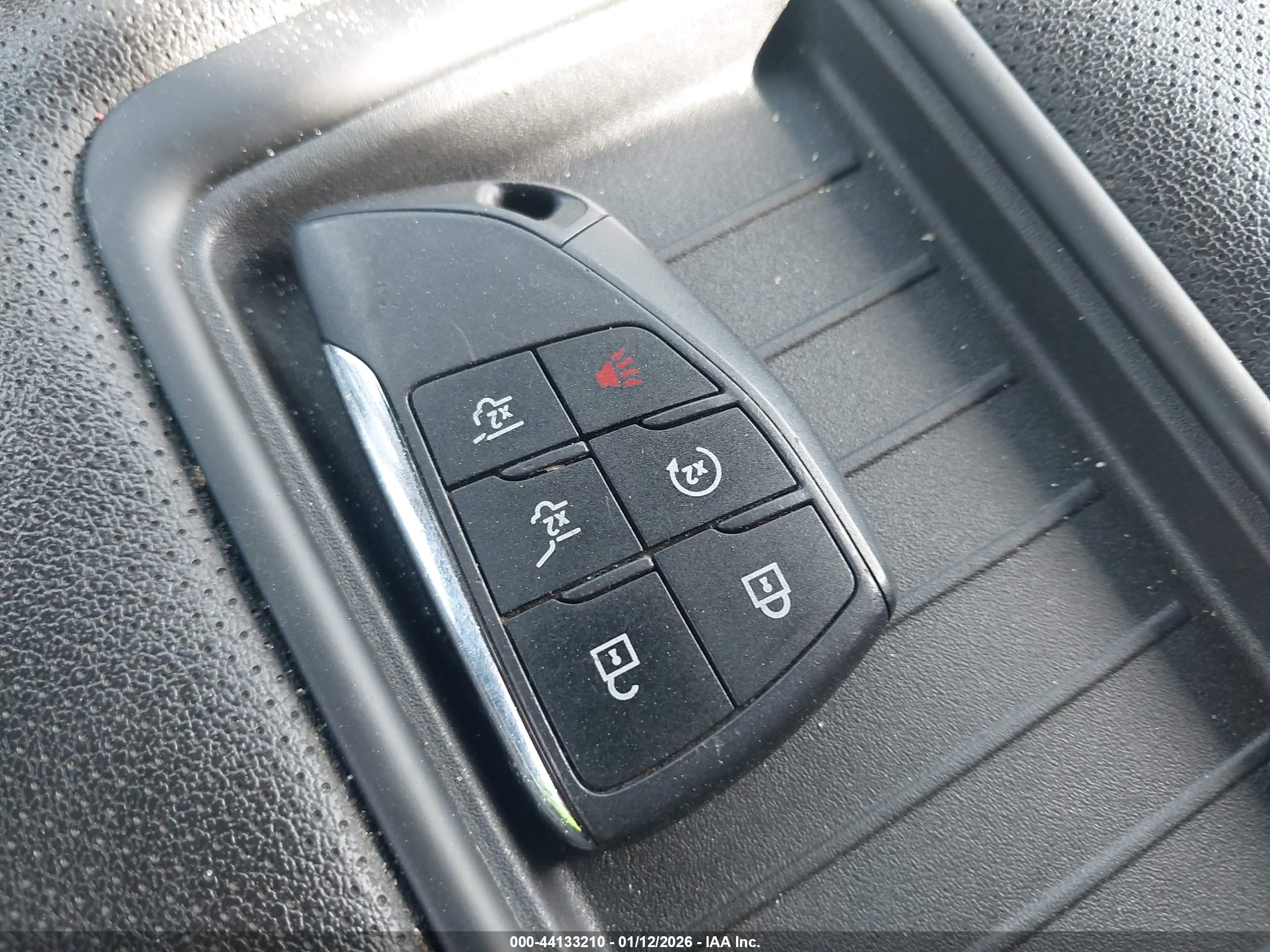 CHEVROLET SUBURBAN image 11