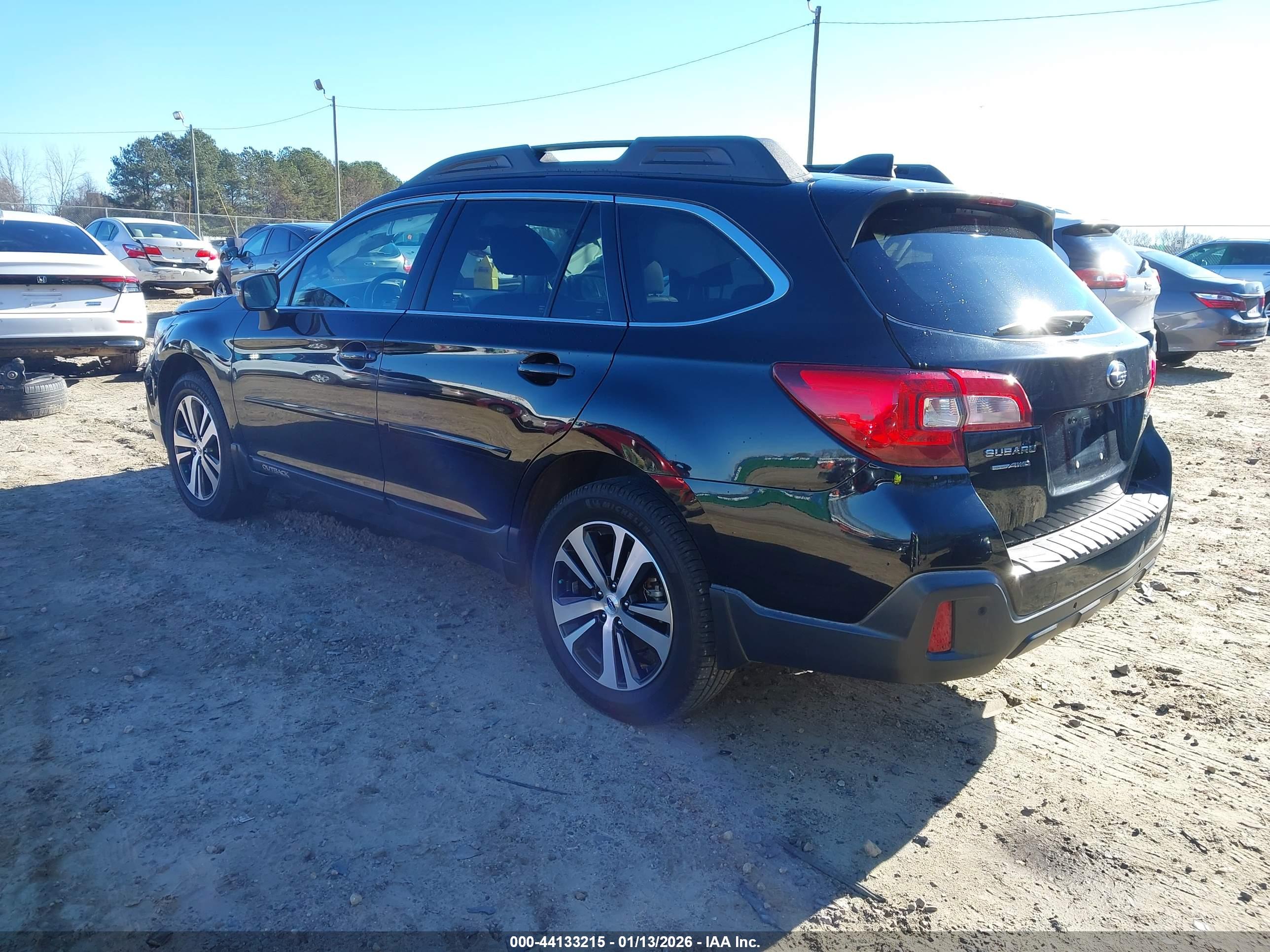 SUBARU OUTBACK image 3