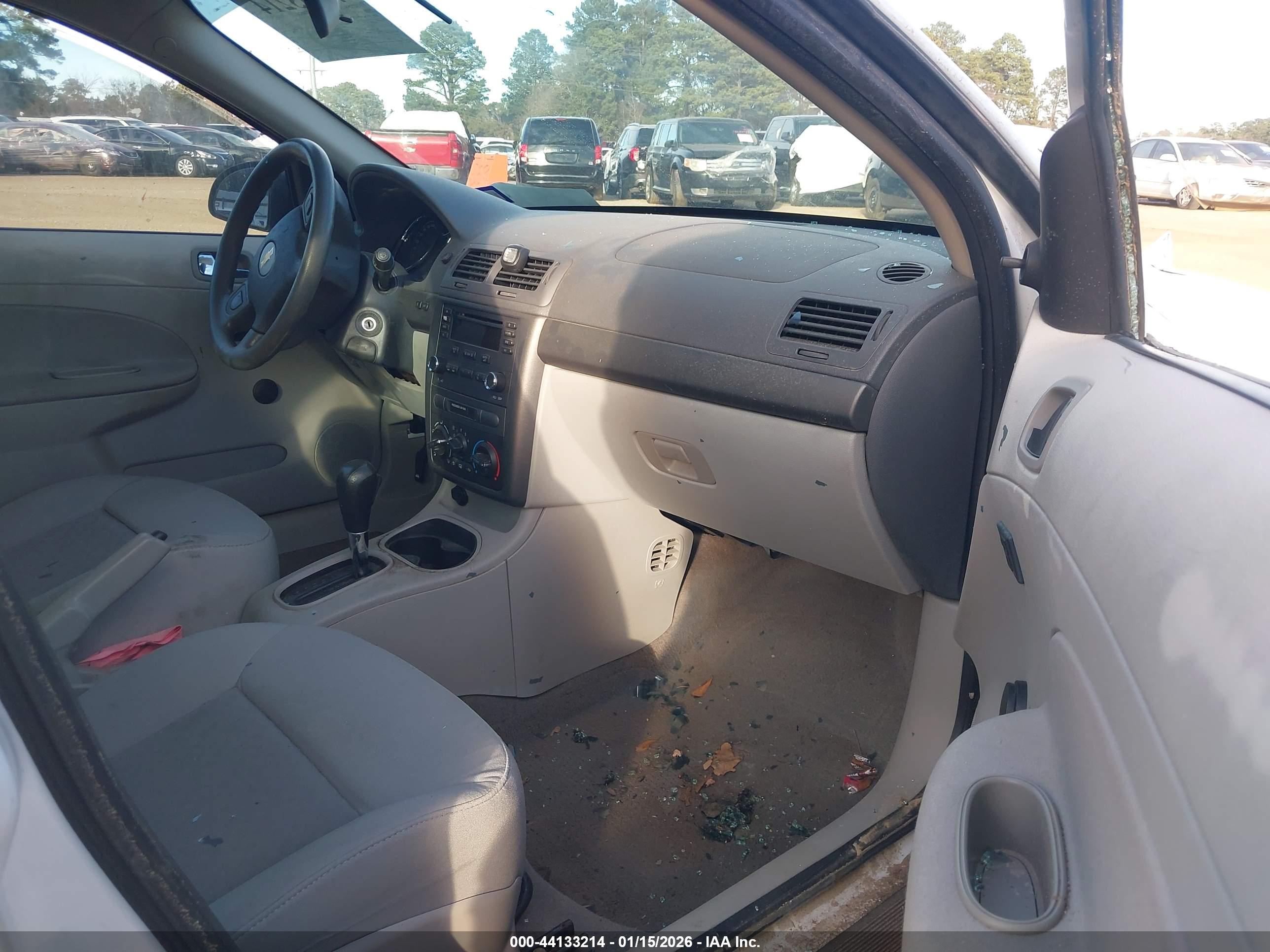 CHEVROLET COBALT image 5