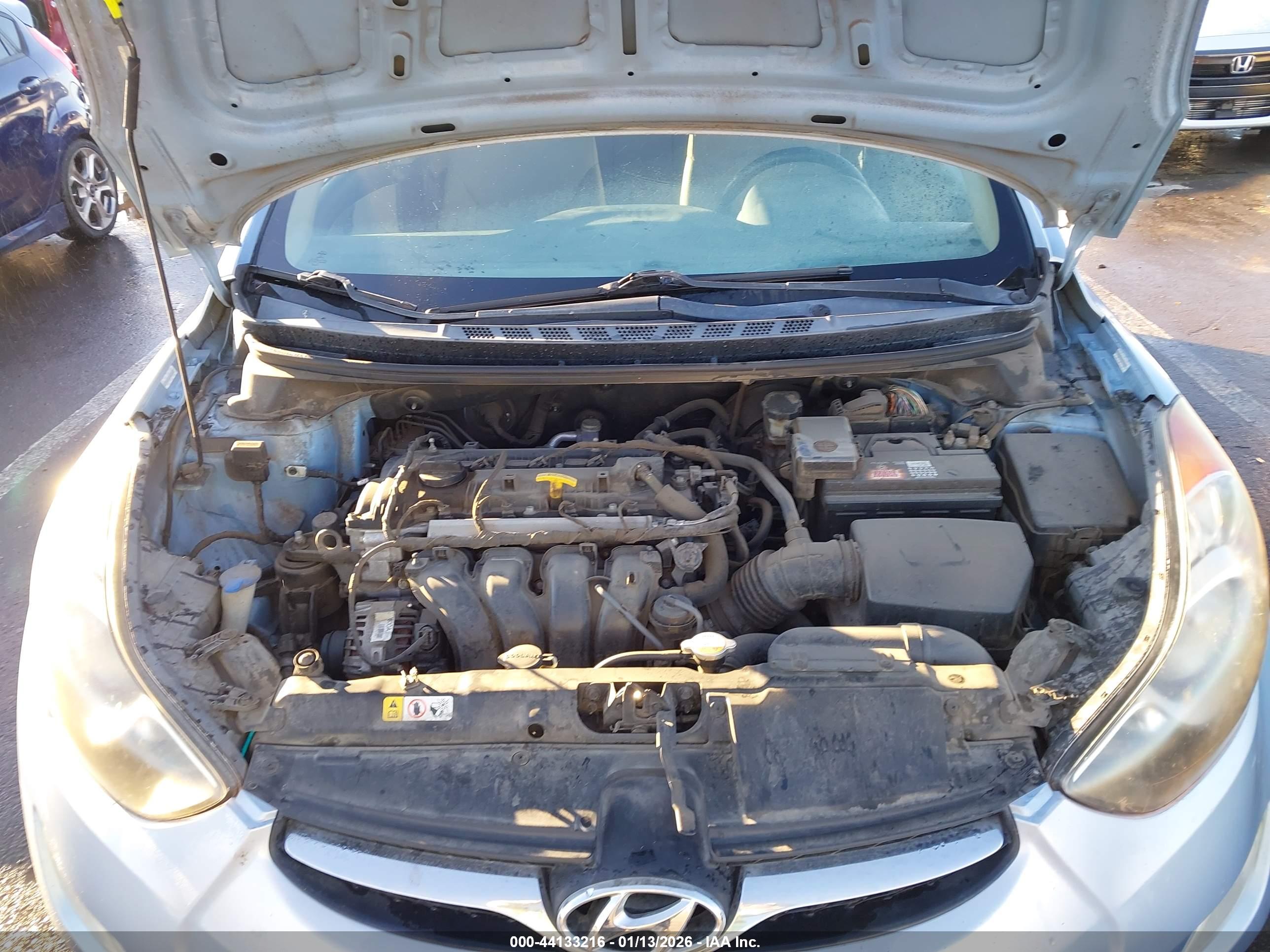 HYUNDAI ELANTRA image 10