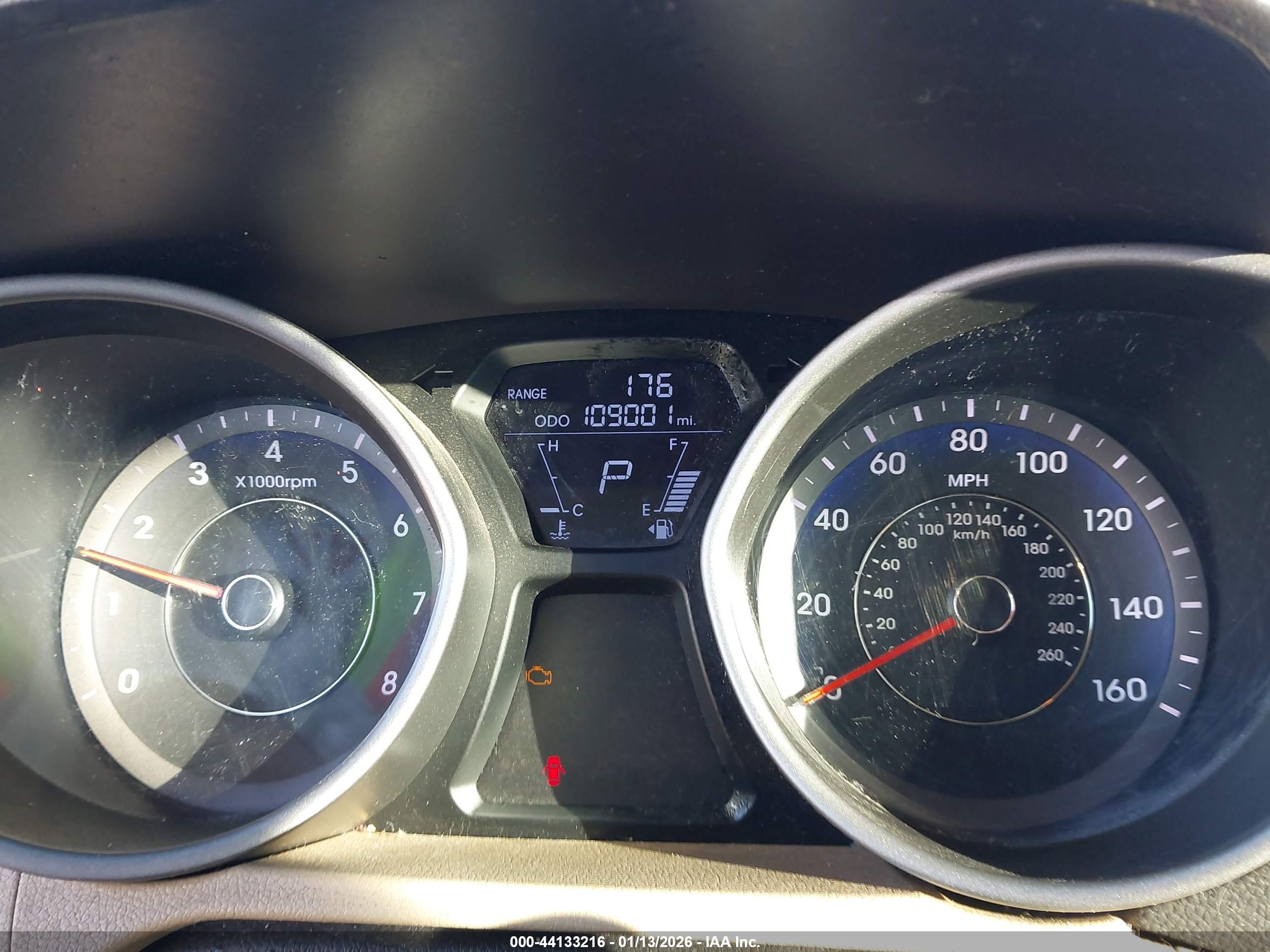 HYUNDAI ELANTRA image 7