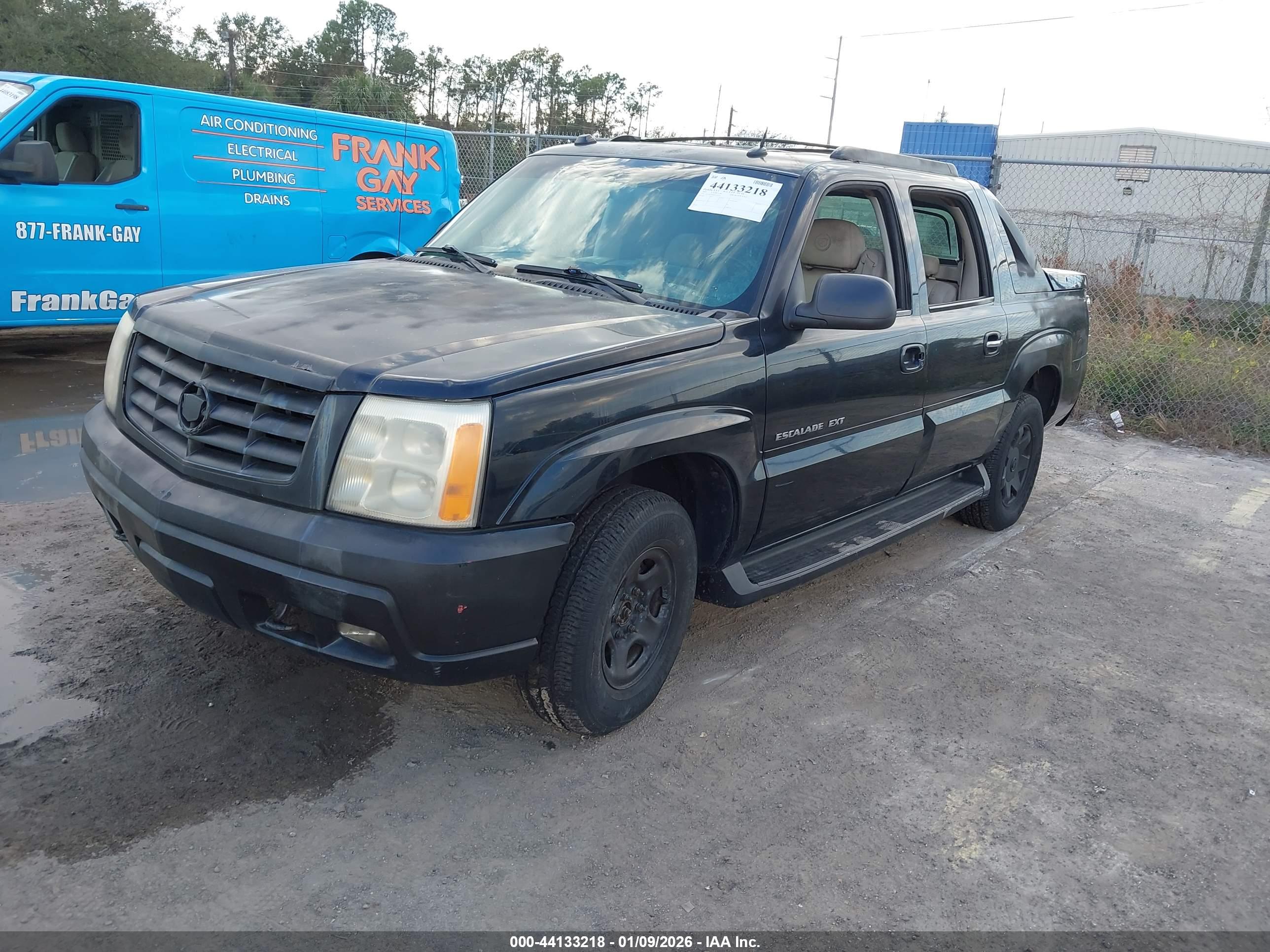 CADILLAC ESCALADE image 2