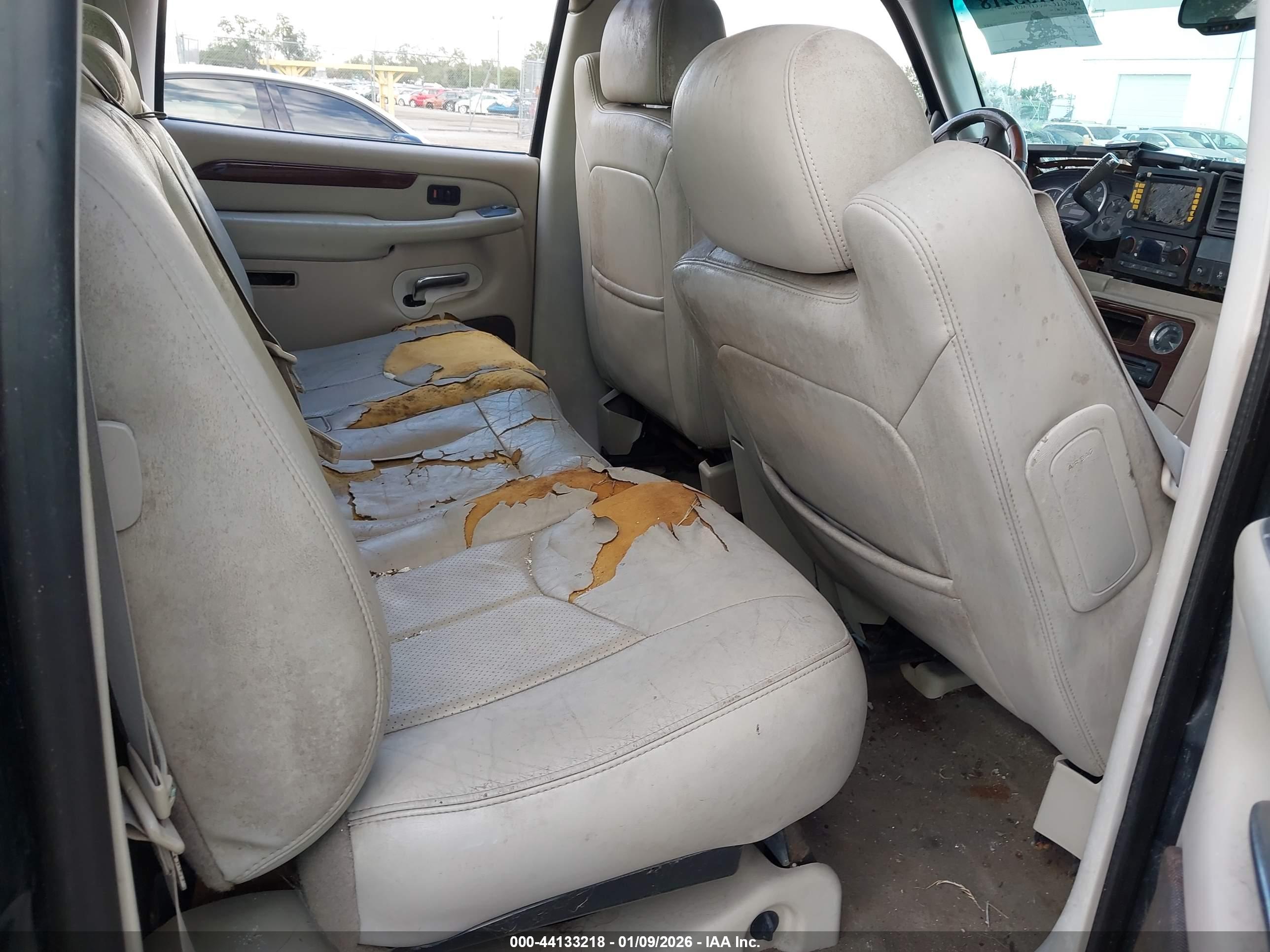 CADILLAC ESCALADE image 8