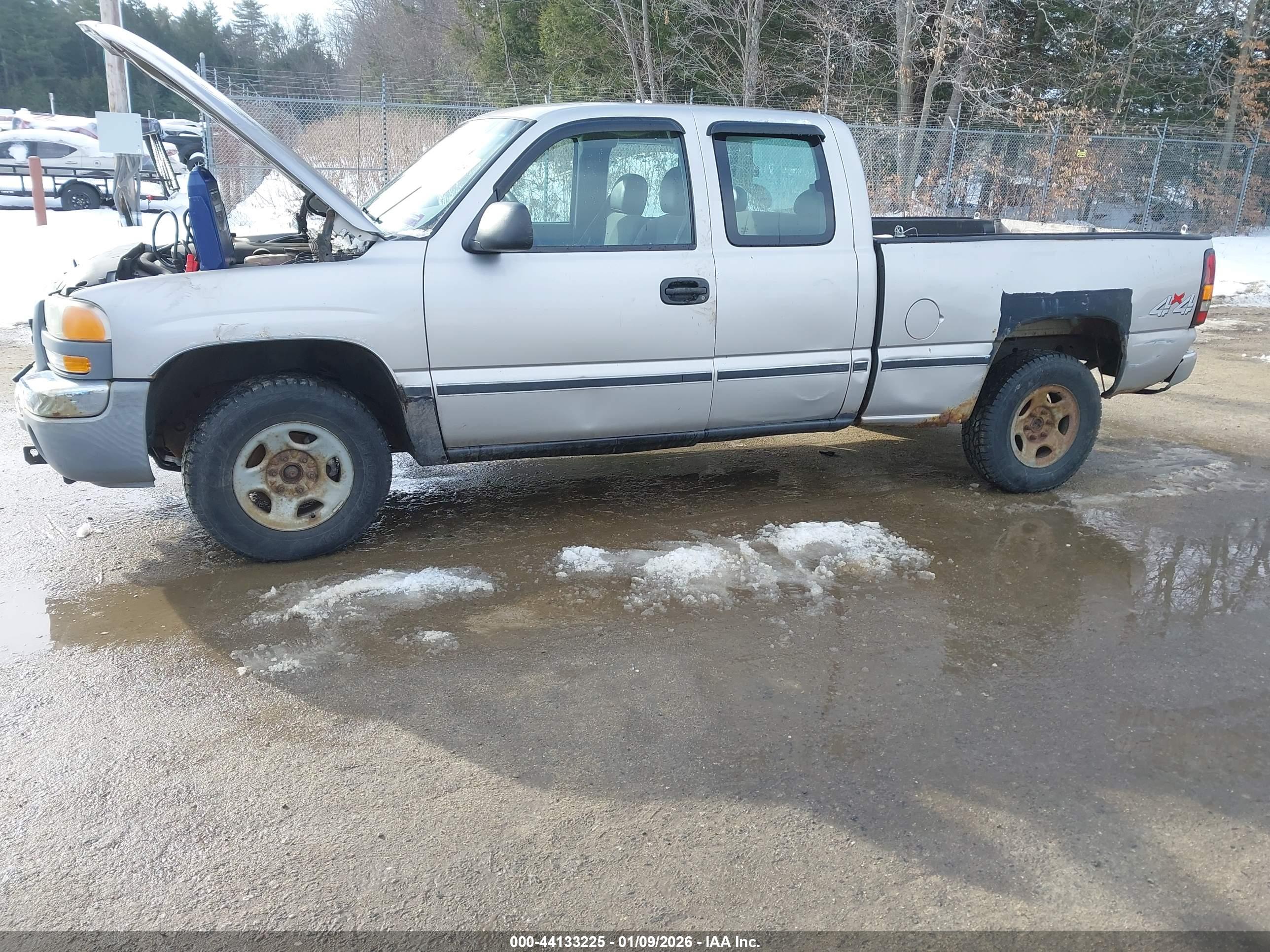GMC SIERRA image 2