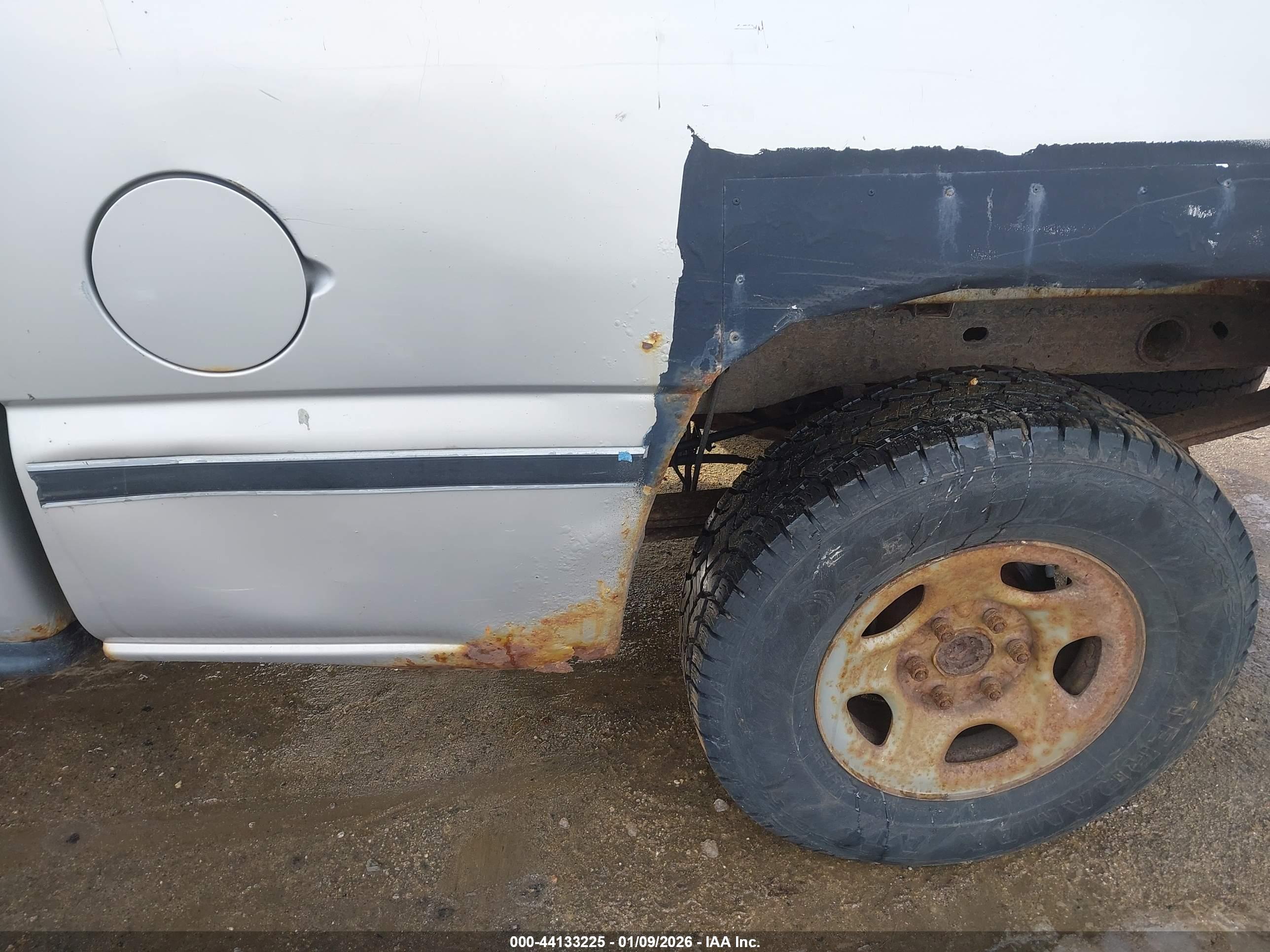 GMC SIERRA image 6