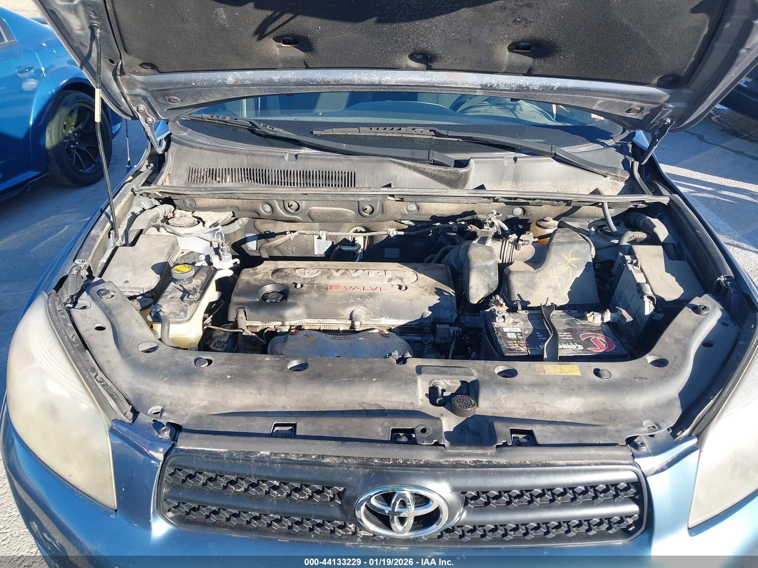 TOYOTA RAV4 image 10