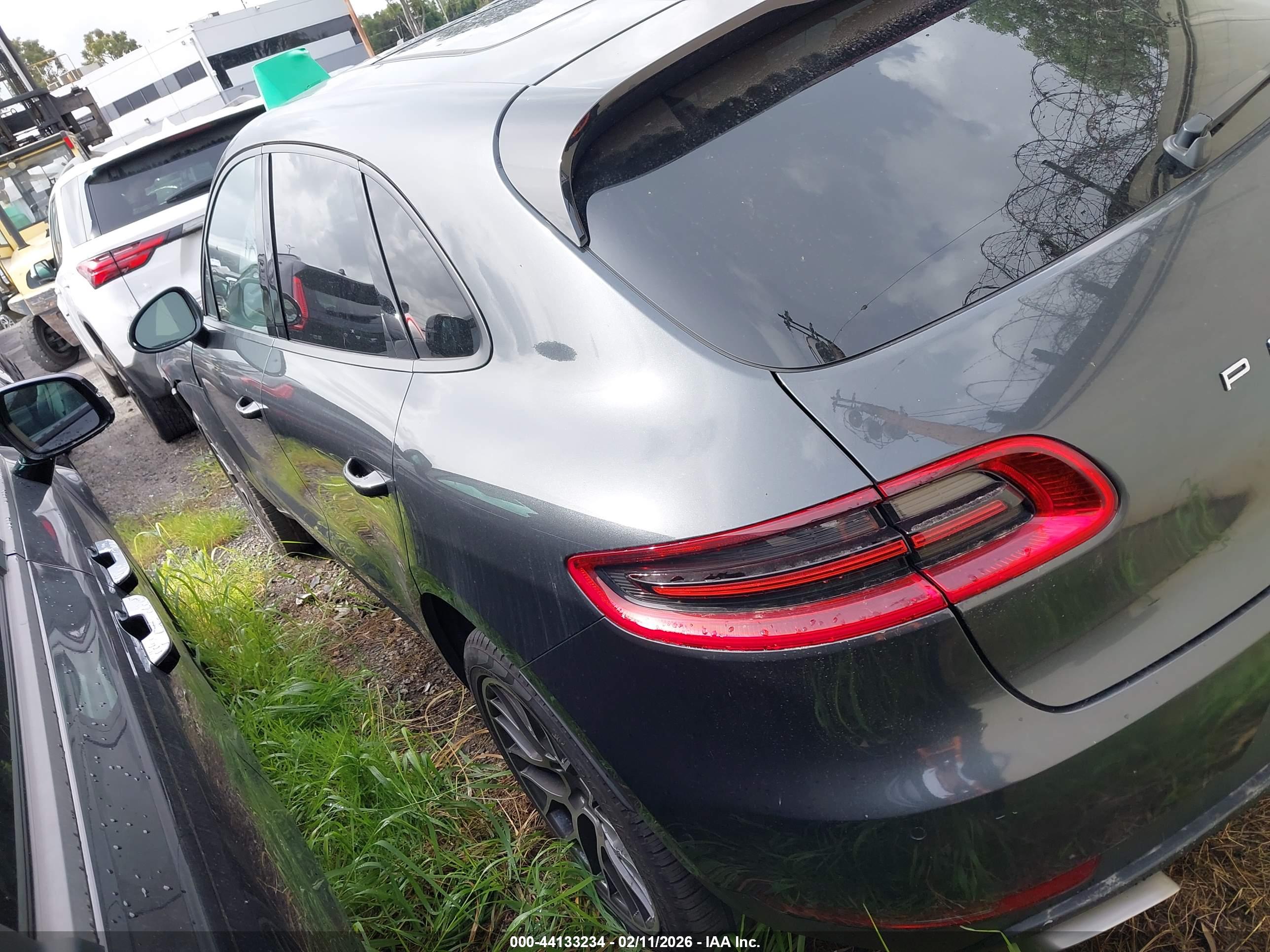 PORSCHE MACAN image 3