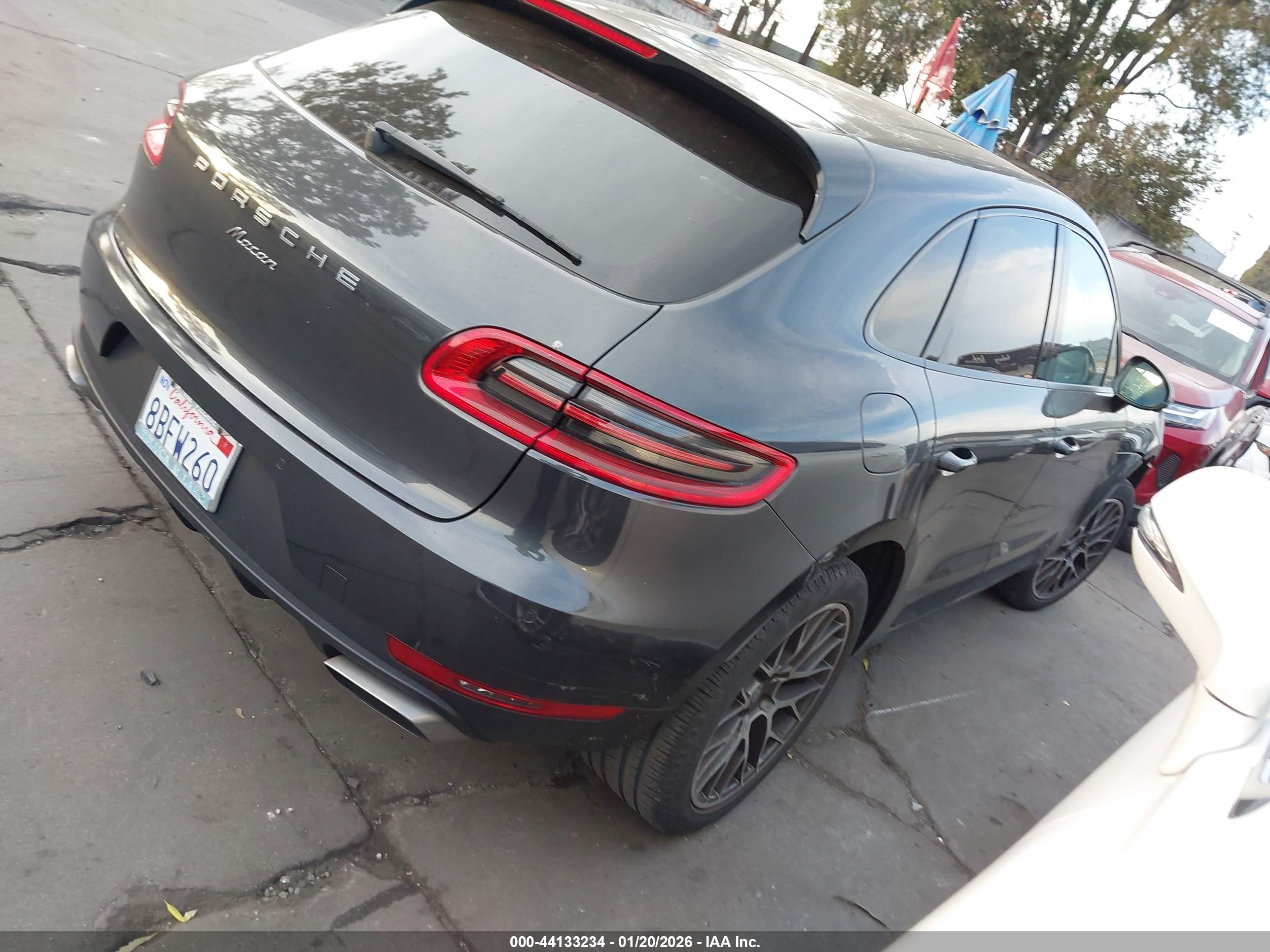 PORSCHE MACAN image 4