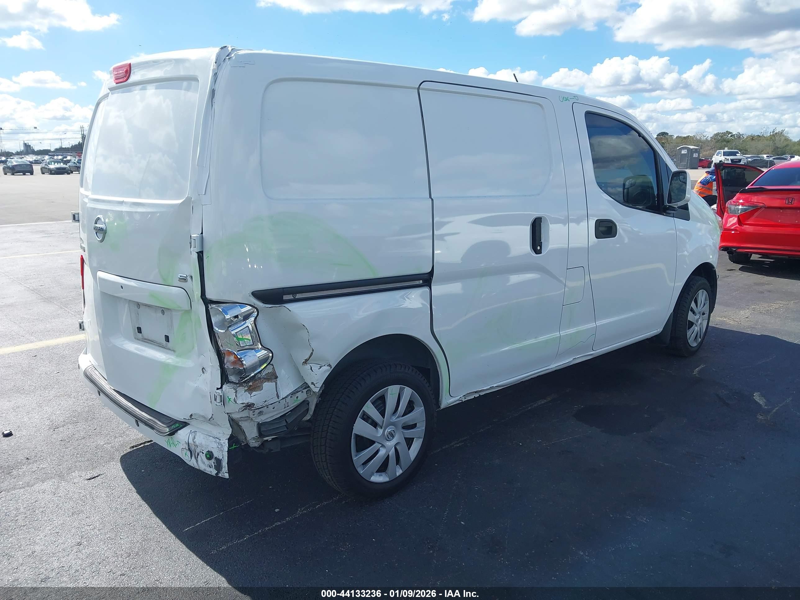 NISSAN NV200 image 4