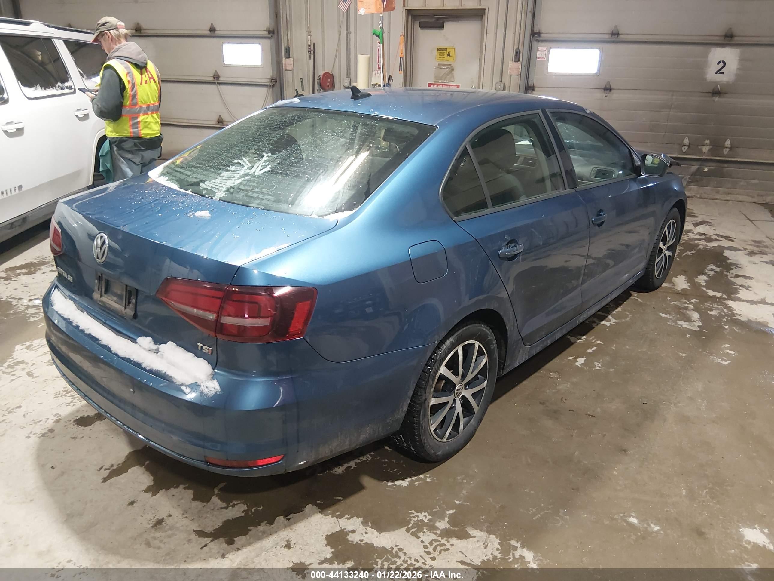 VOLKSWAGEN JETTA image 4