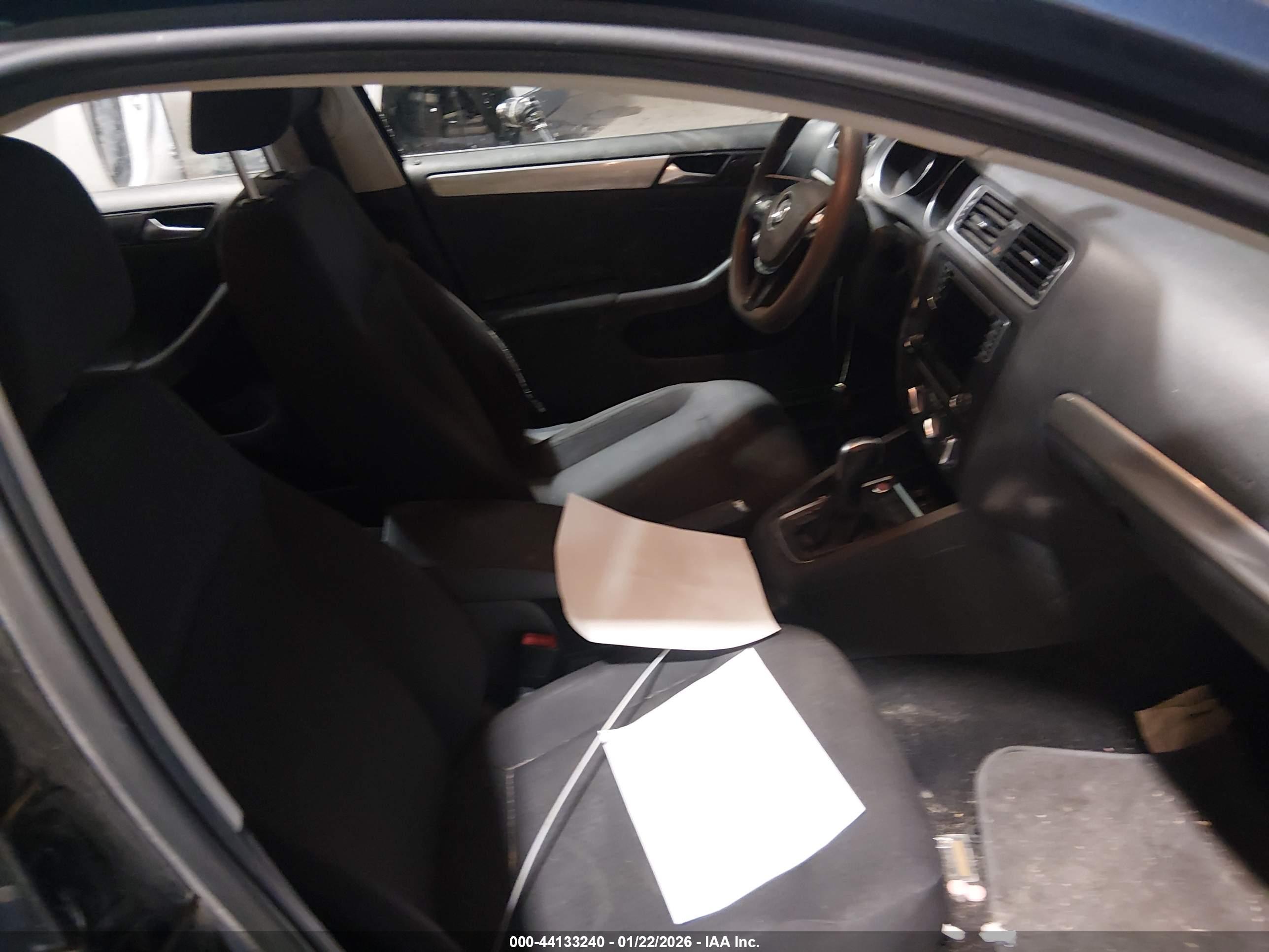 VOLKSWAGEN JETTA image 5