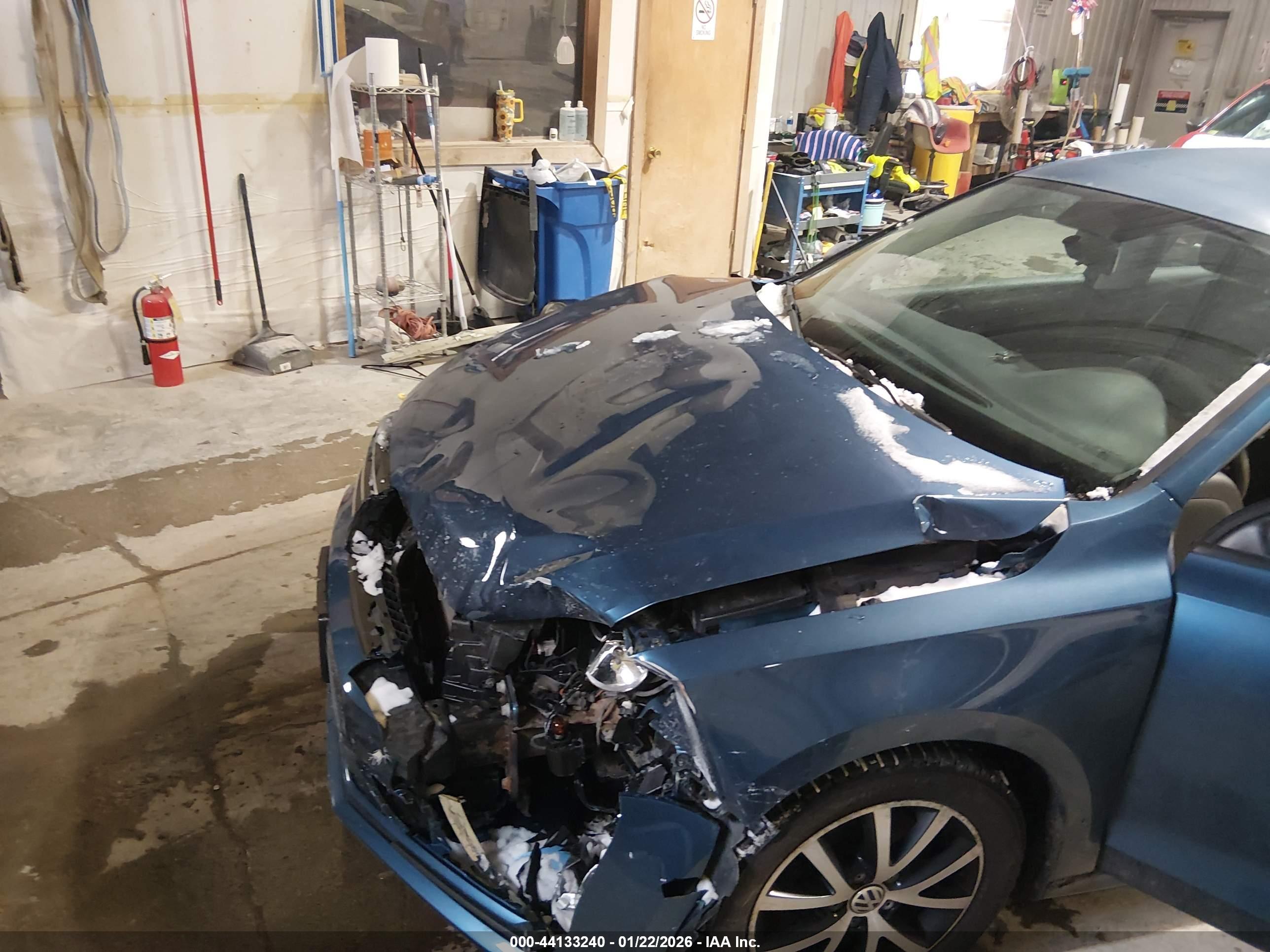 VOLKSWAGEN JETTA image 6