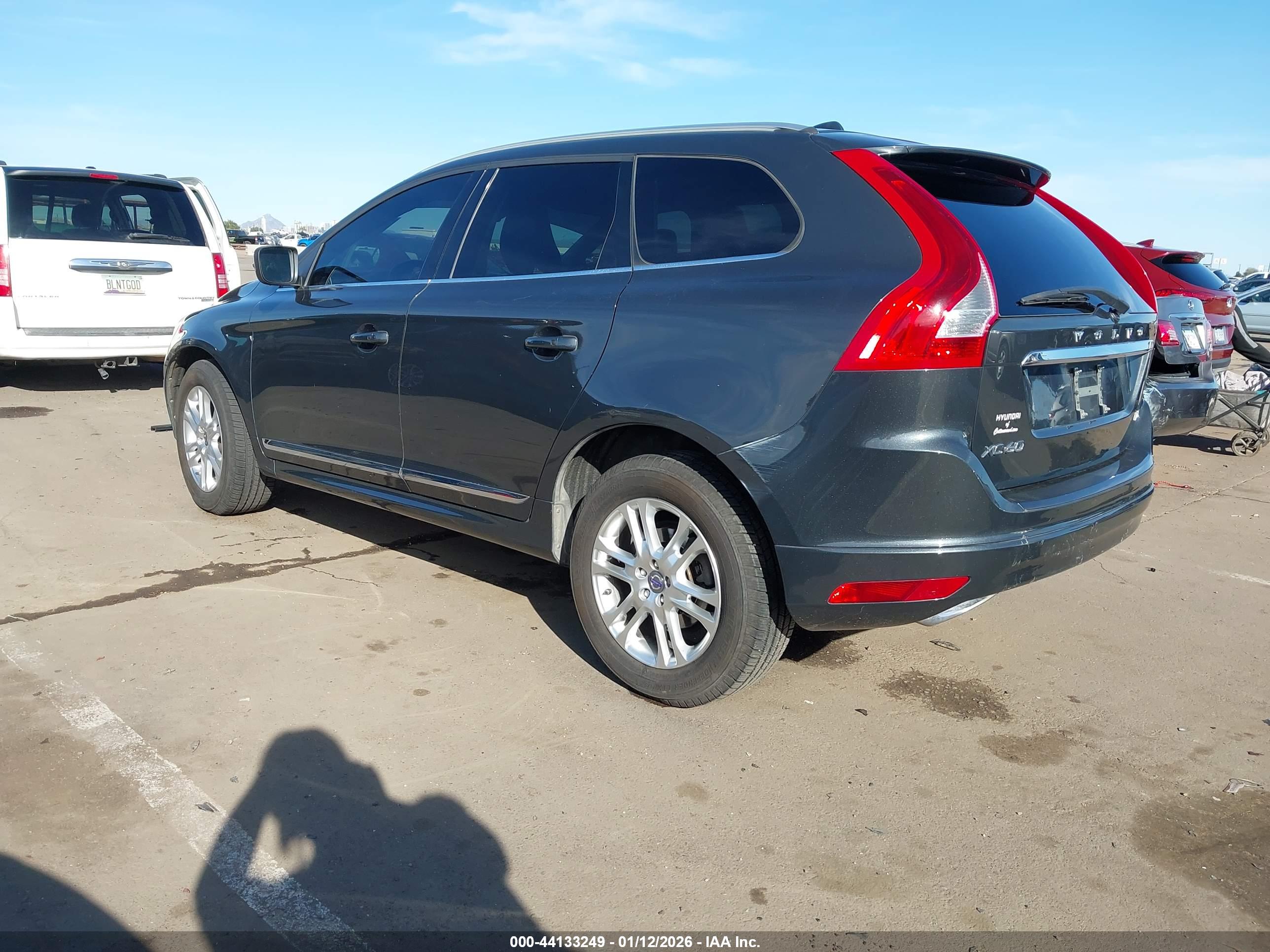 VOLVO XC60 image 3