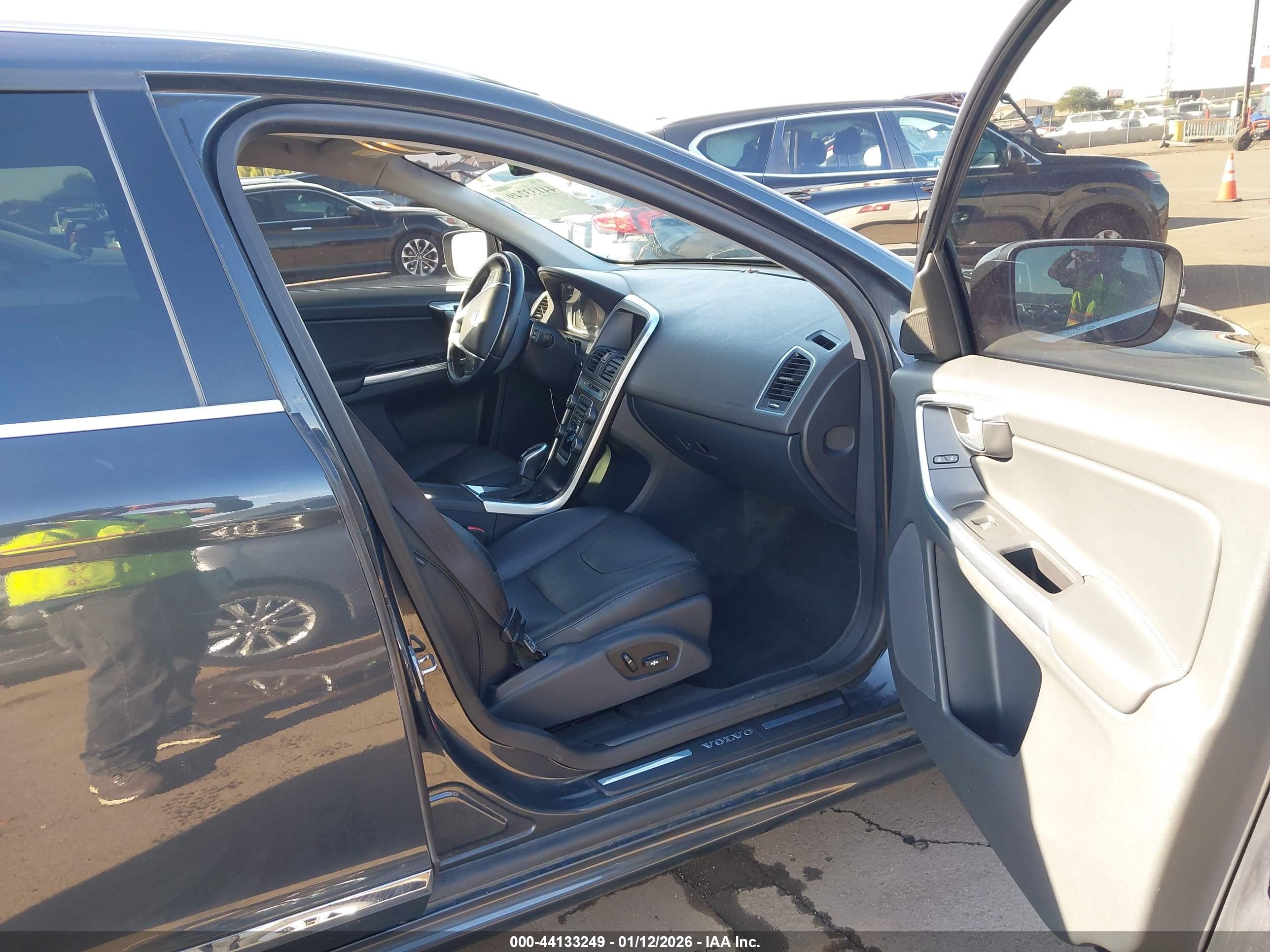 VOLVO XC60 image 5