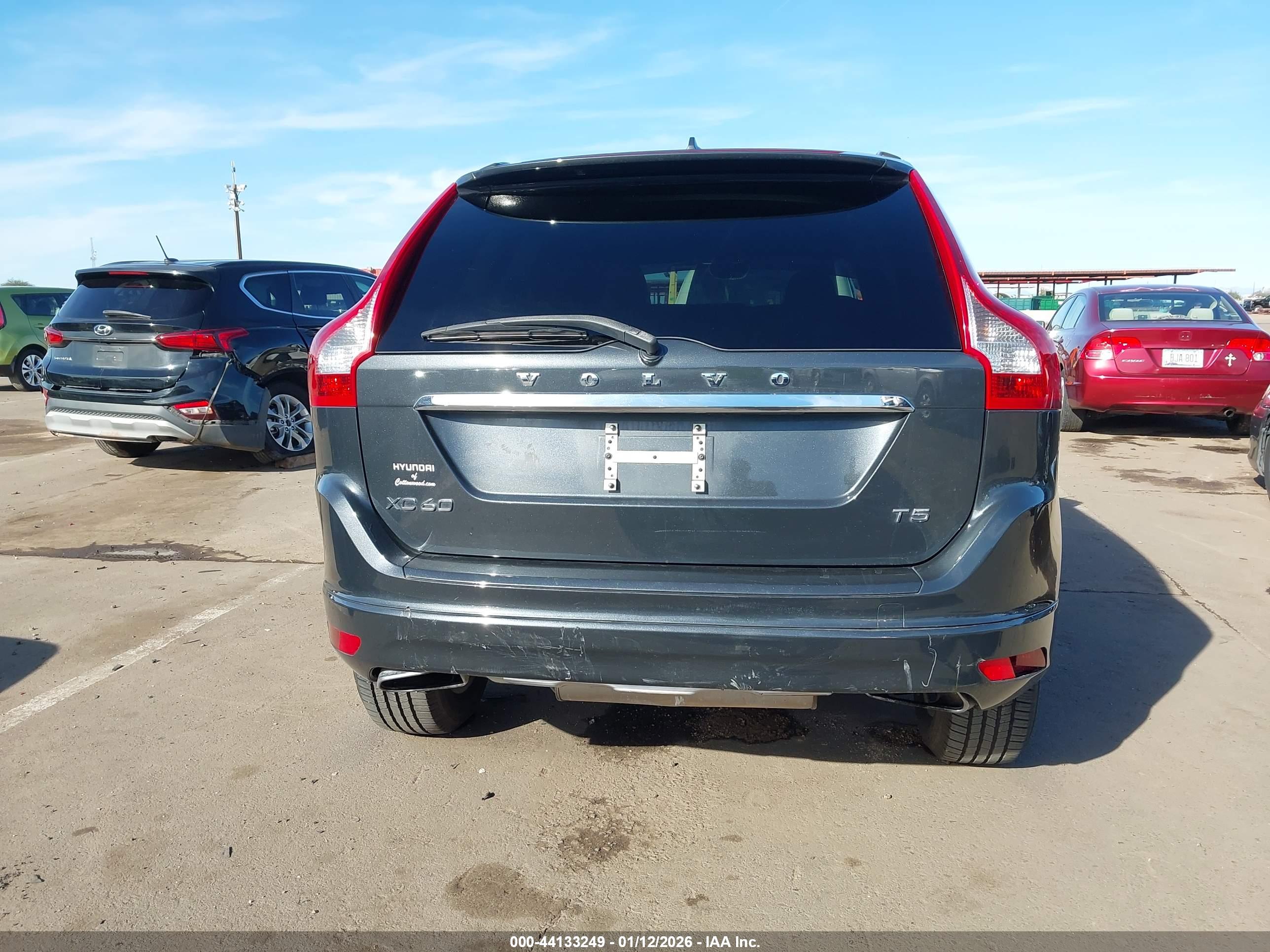 VOLVO XC60 image 6