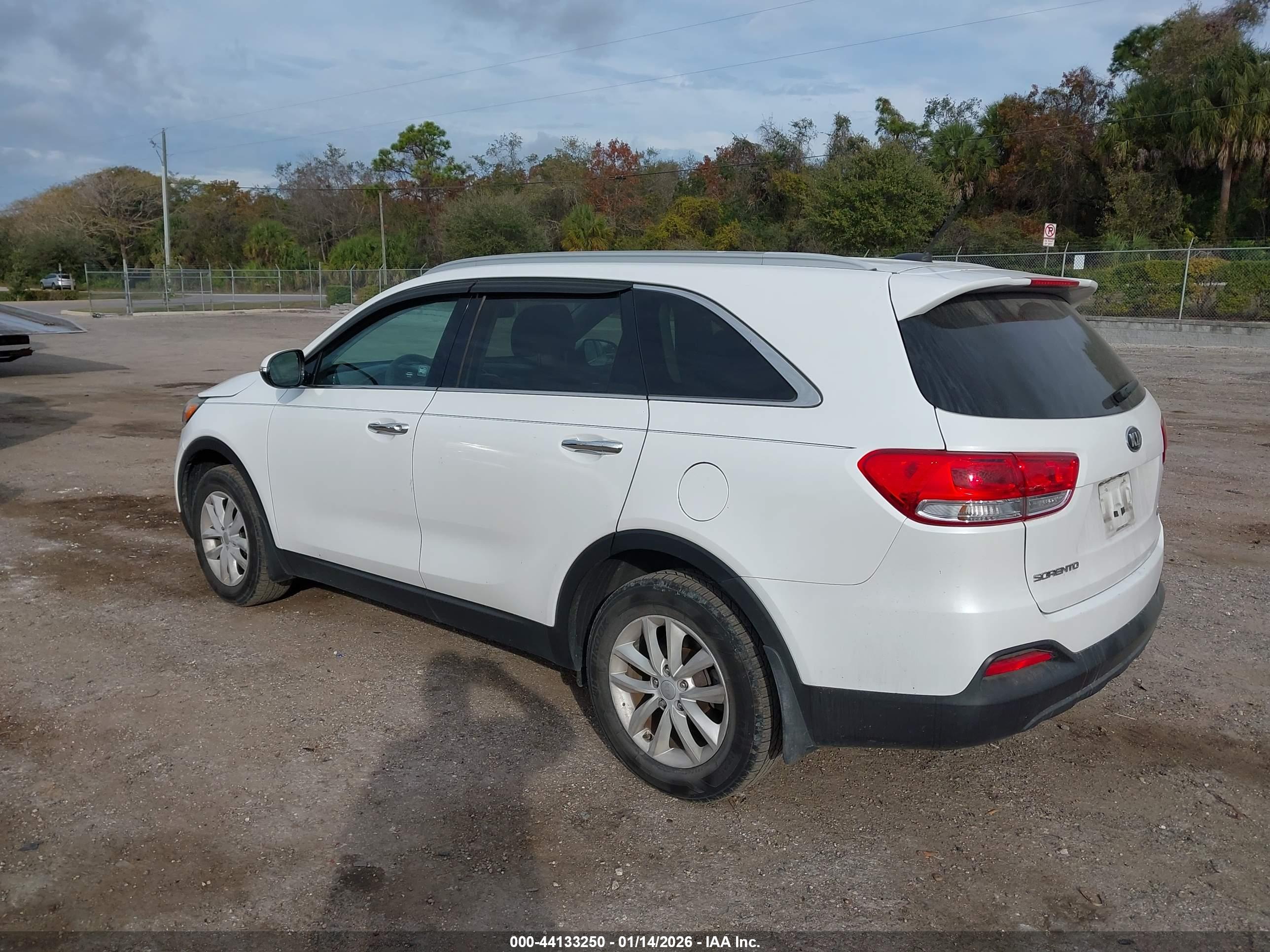 KIA SORENTO image 3