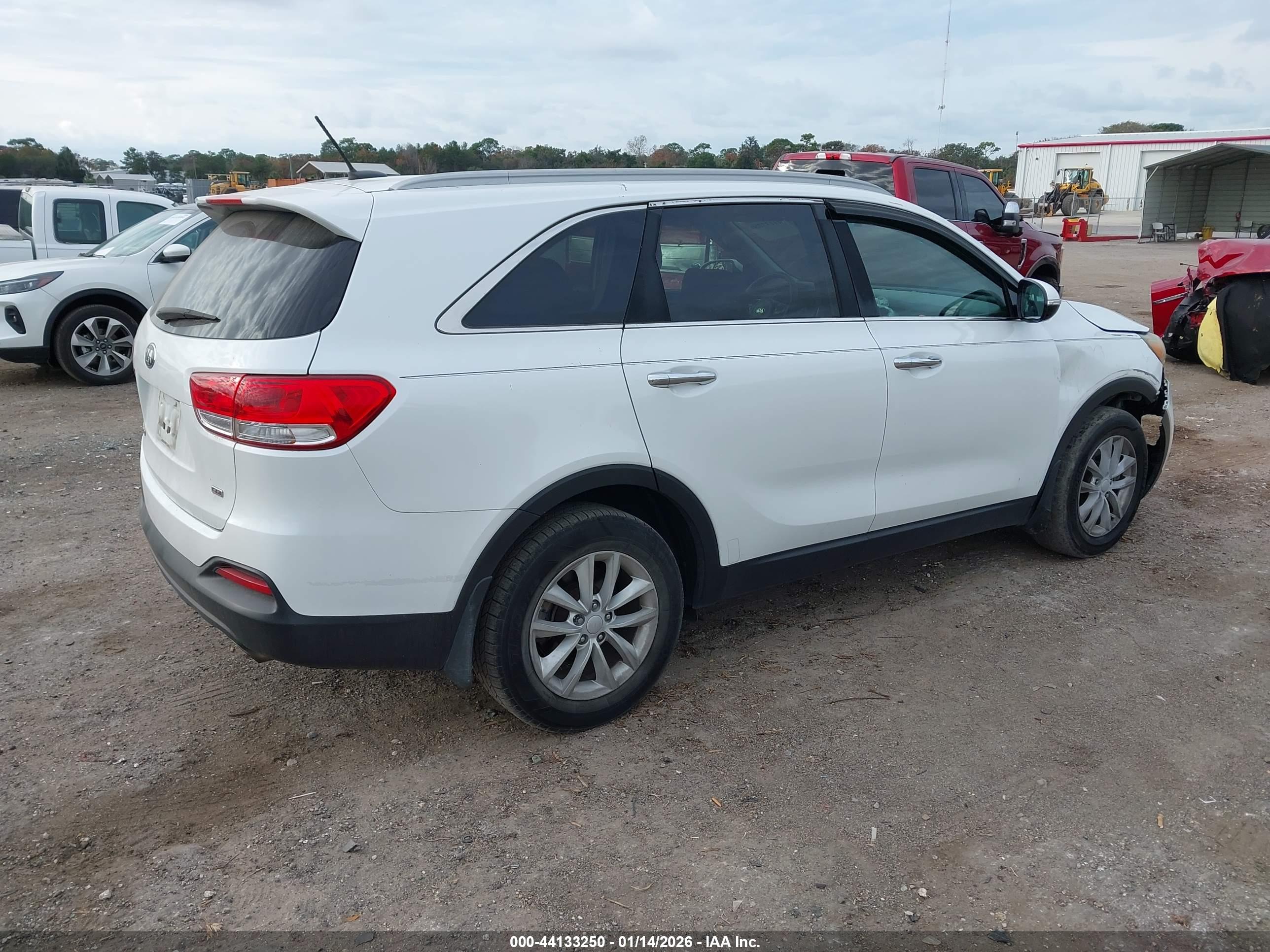 KIA SORENTO image 4
