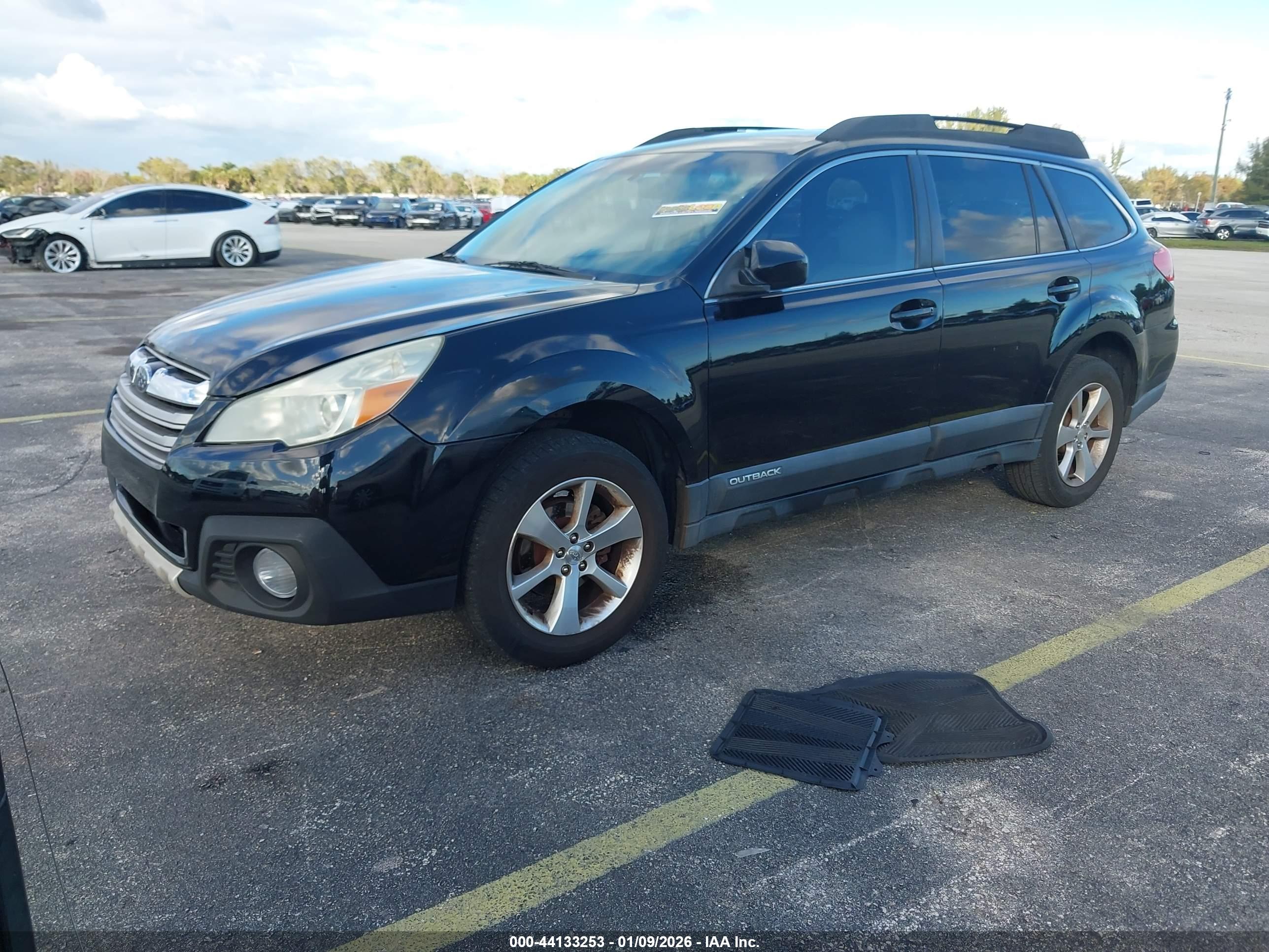 SUBARU OUTBACK image 2