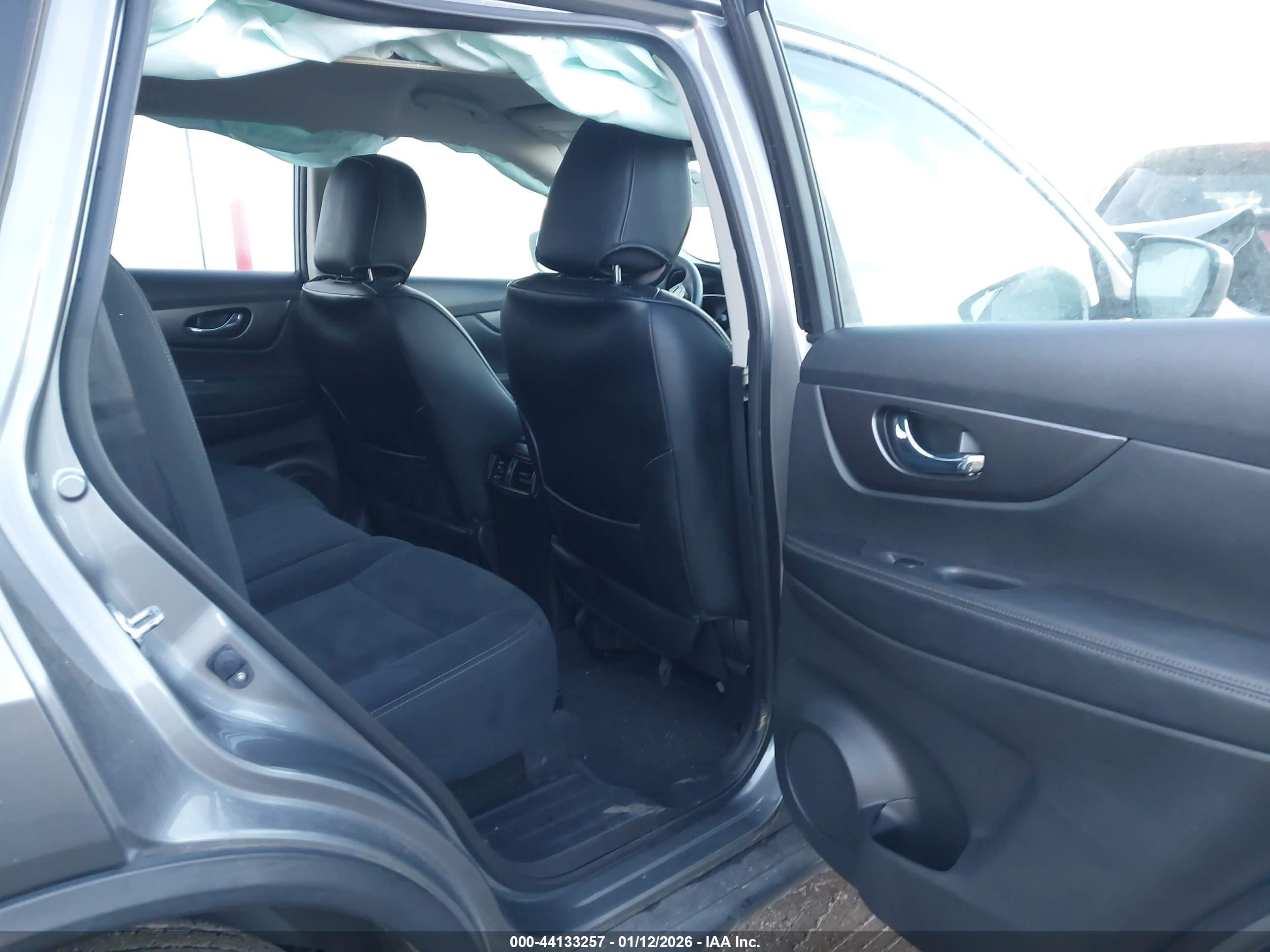 NISSAN ROGUE image 8