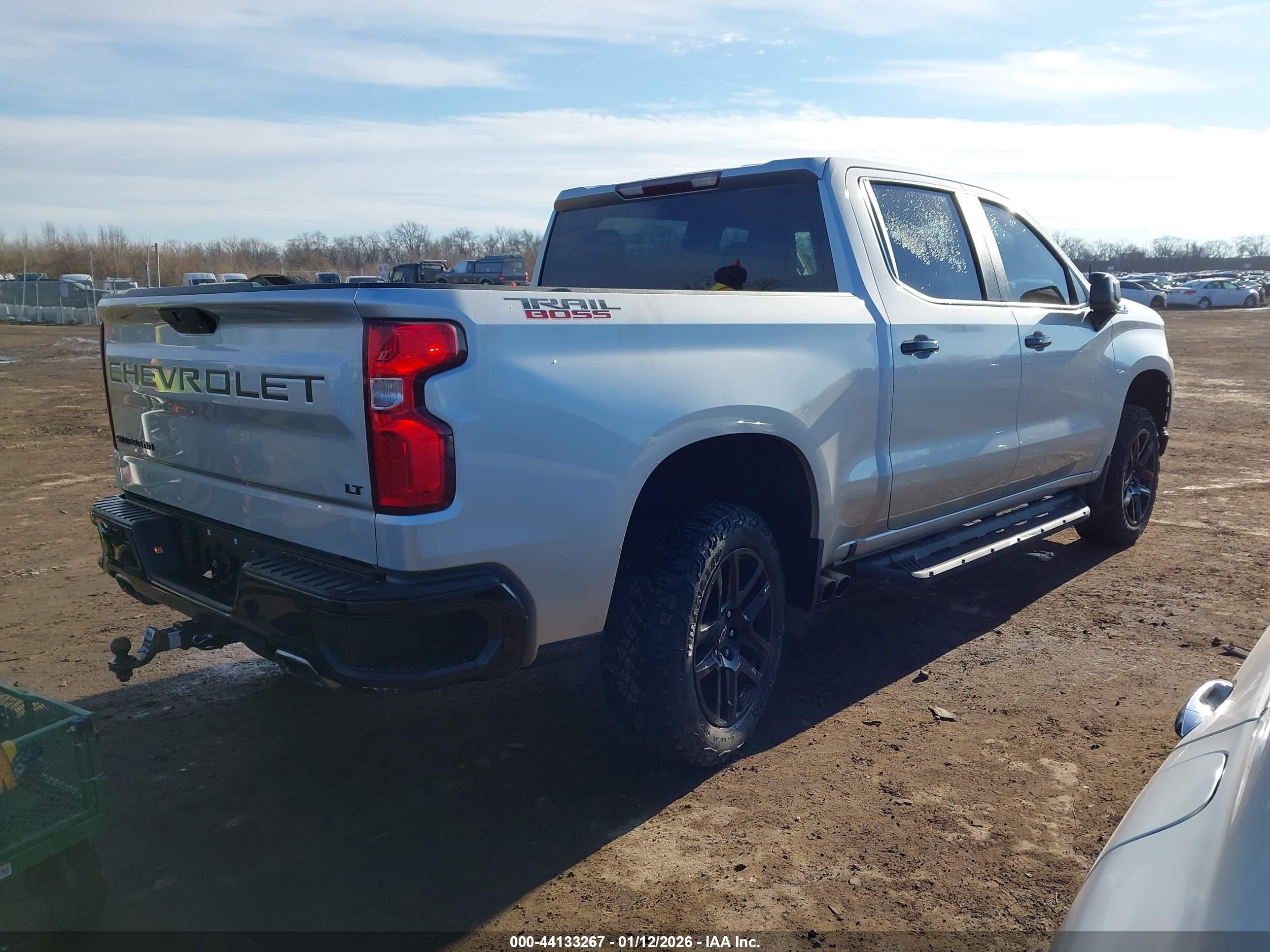 CHEVROLET SILVERADO image 4