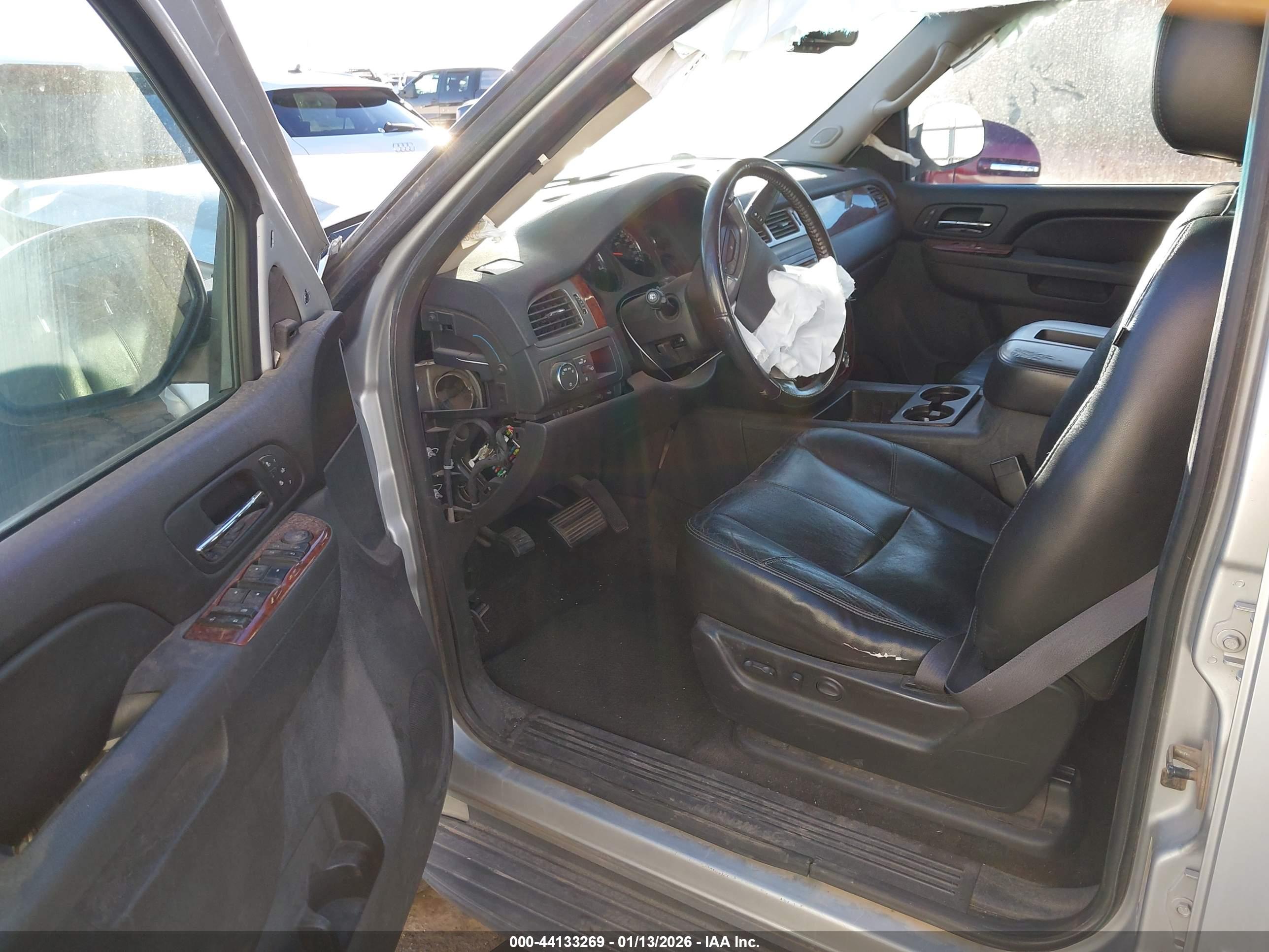CHEVROLET TAHOE image 5