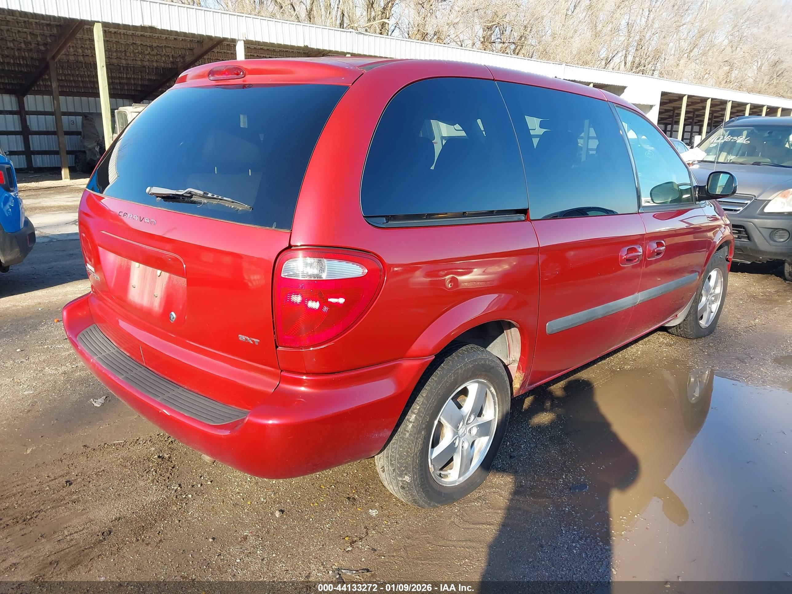 DODGE CARAVAN image 4