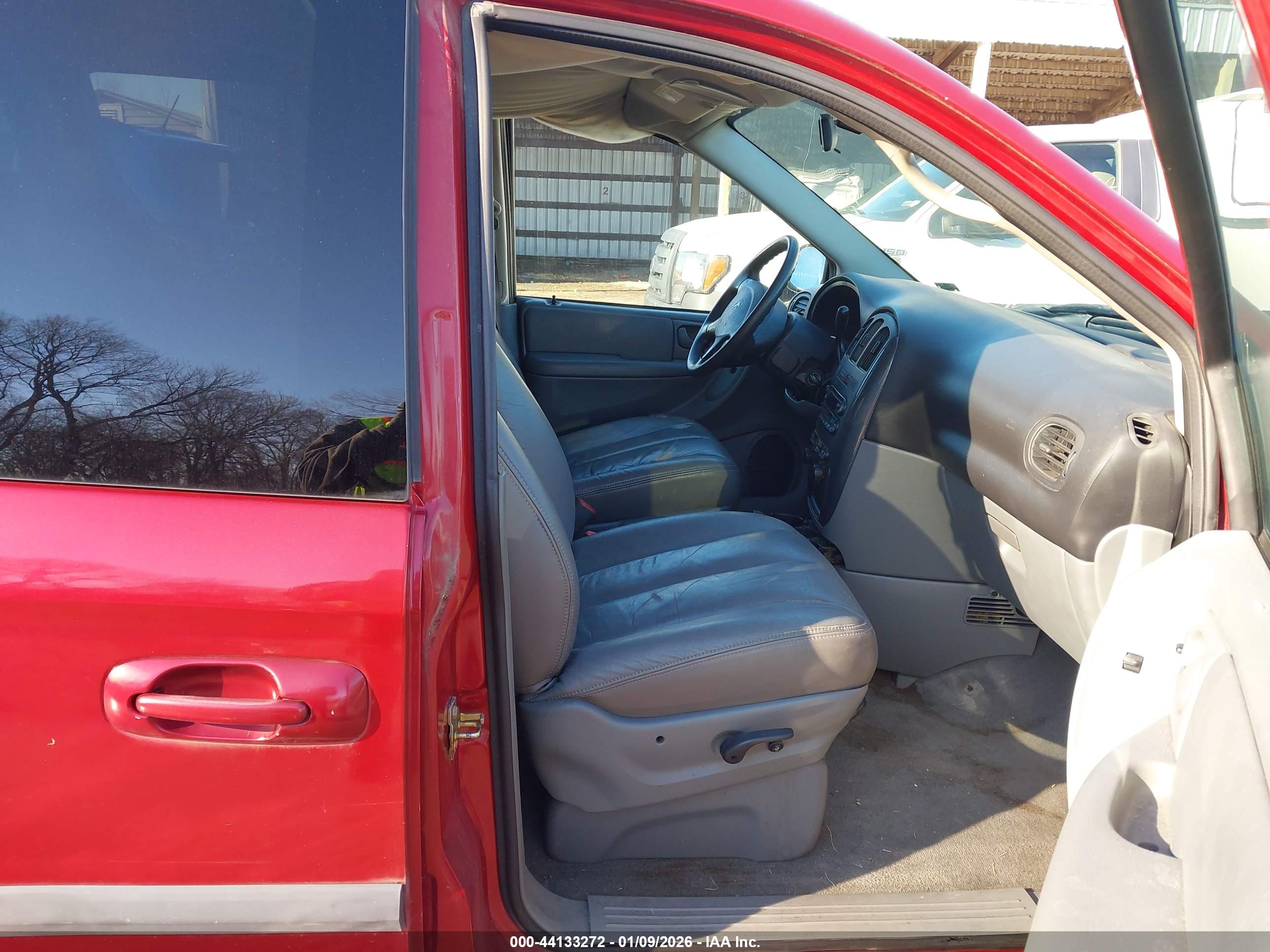DODGE CARAVAN image 5