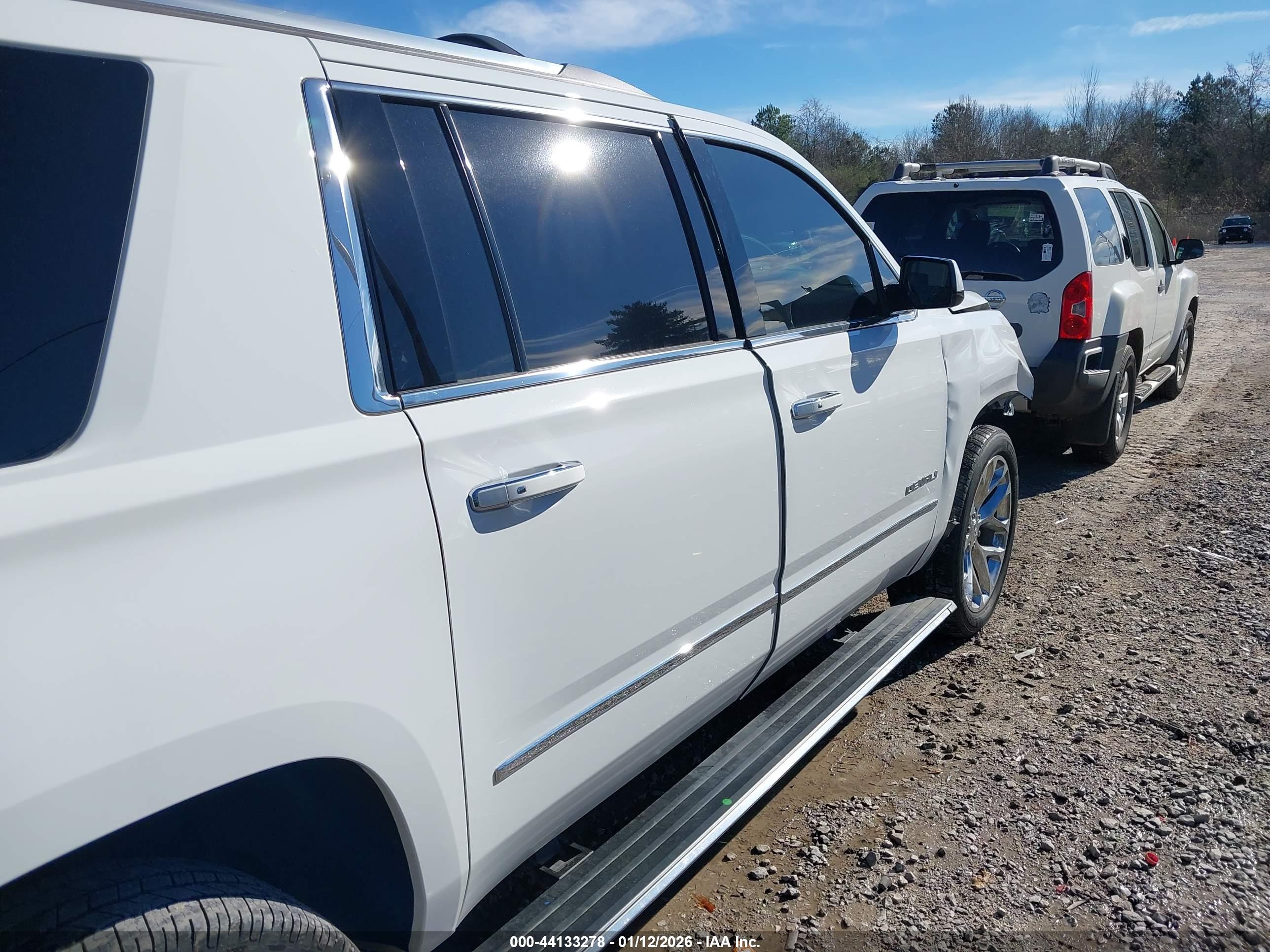 GMC YUKON image 4
