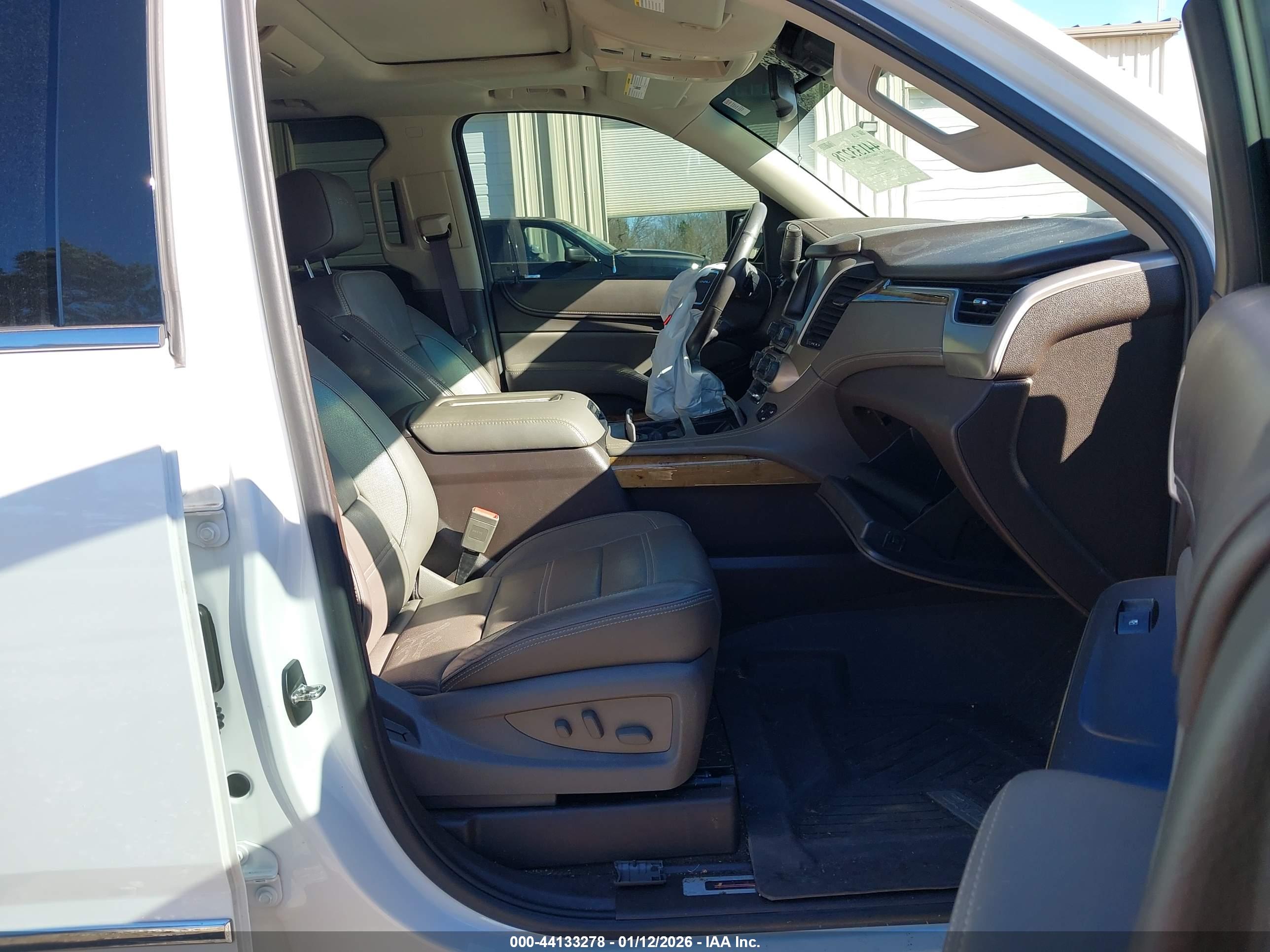 GMC YUKON image 5