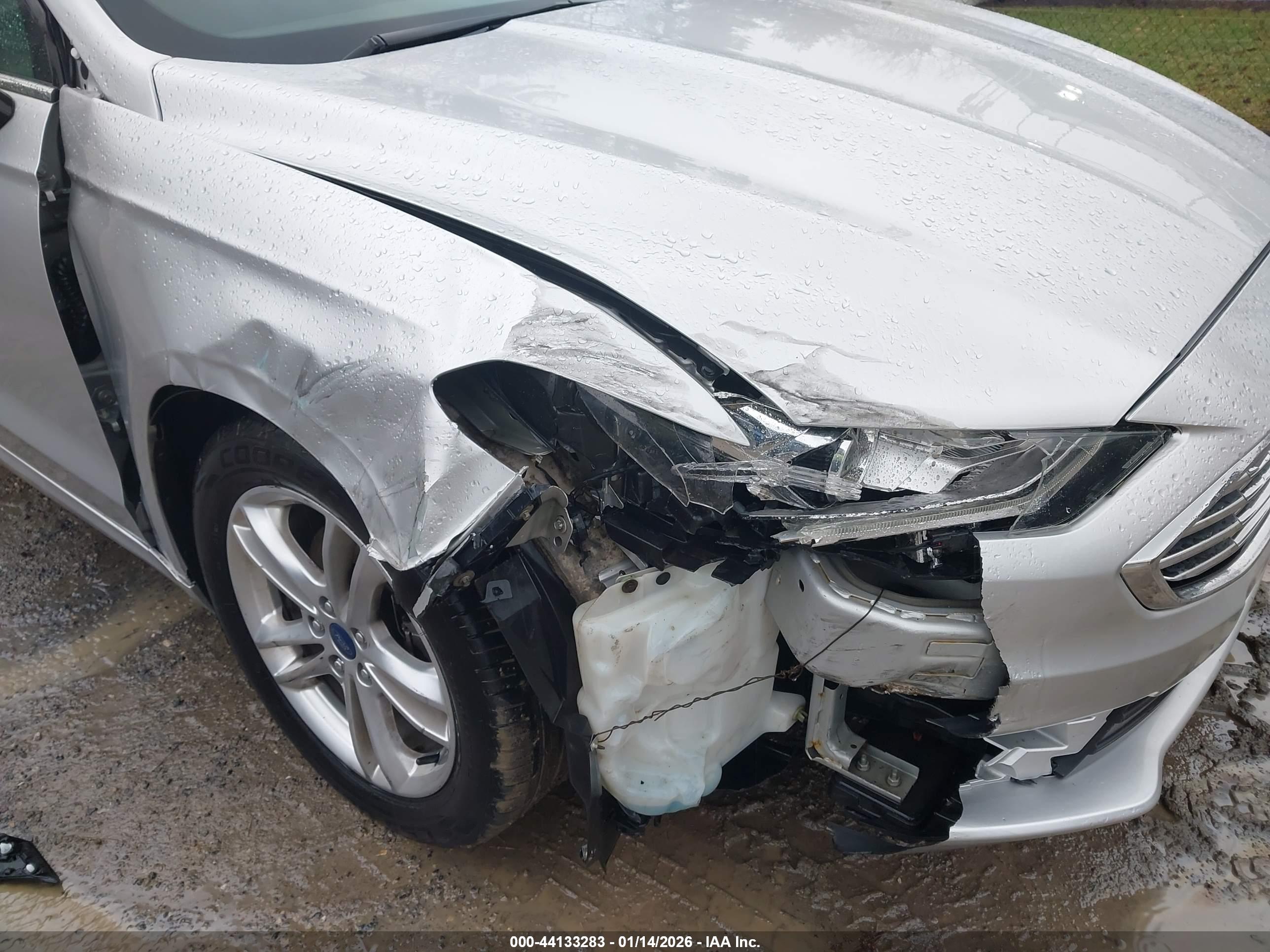 FORD FUSION image 6