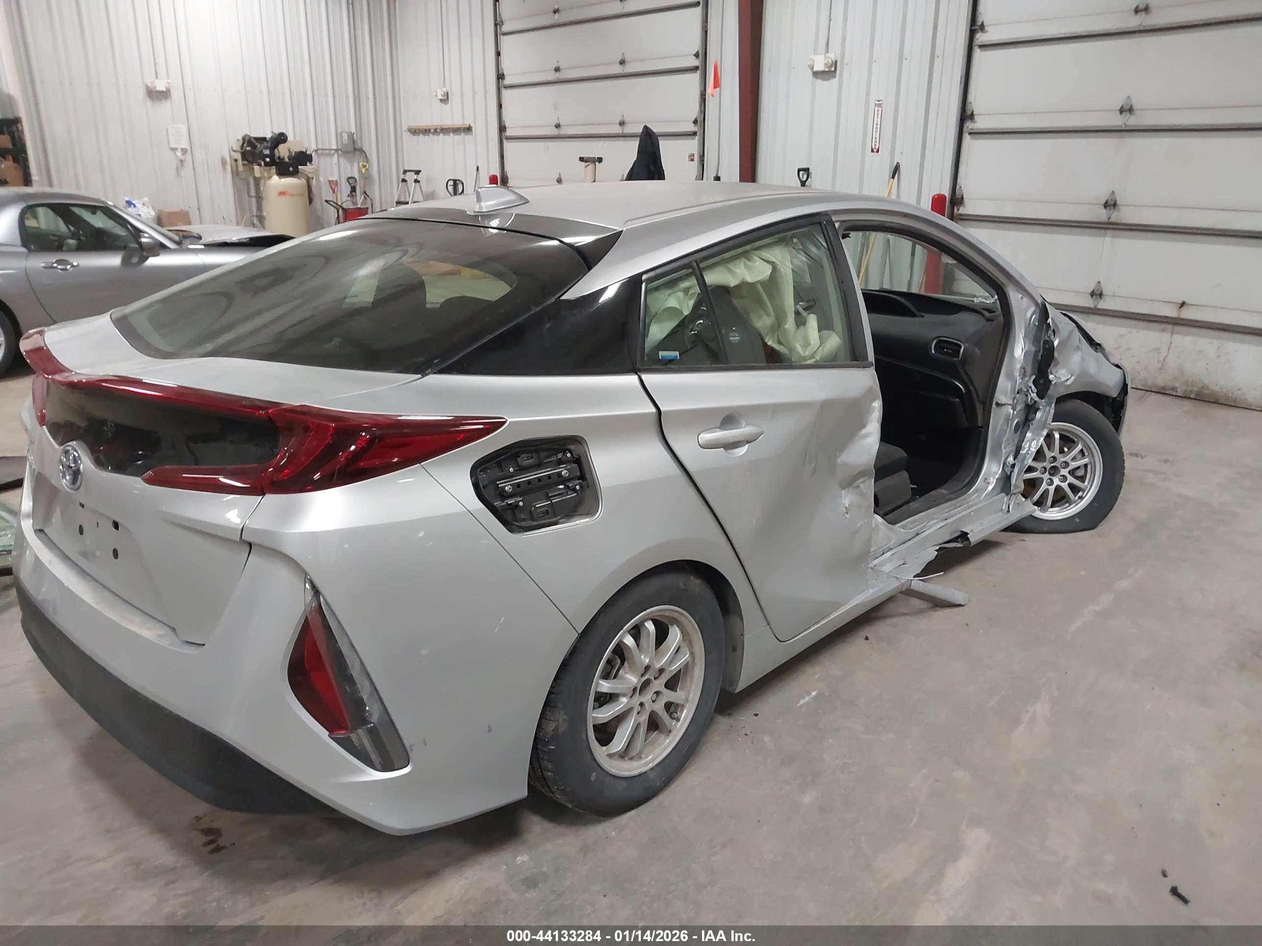 TOYOTA PRIUS image 4