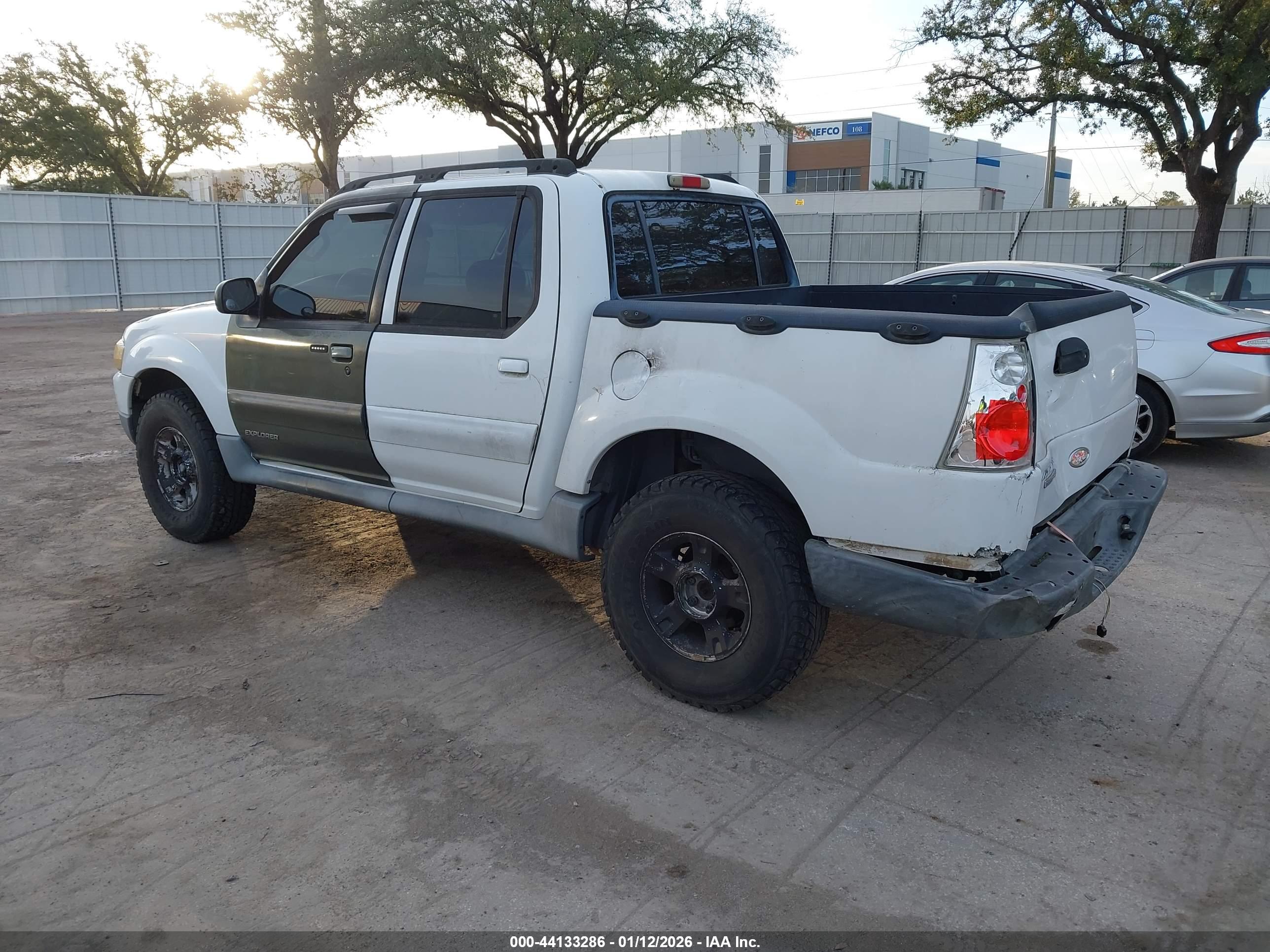 FORD EXPLORER image 3