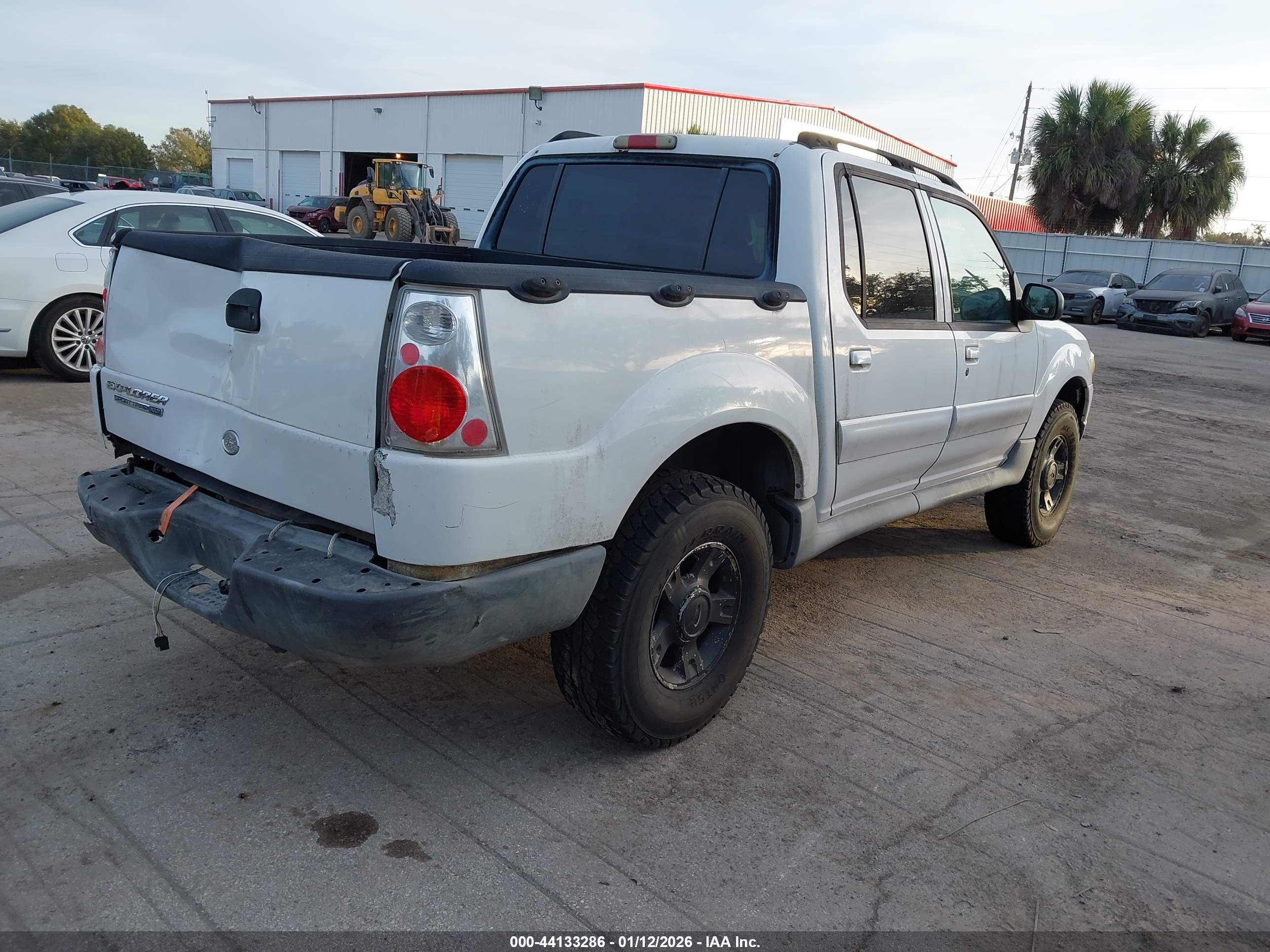 FORD EXPLORER image 4