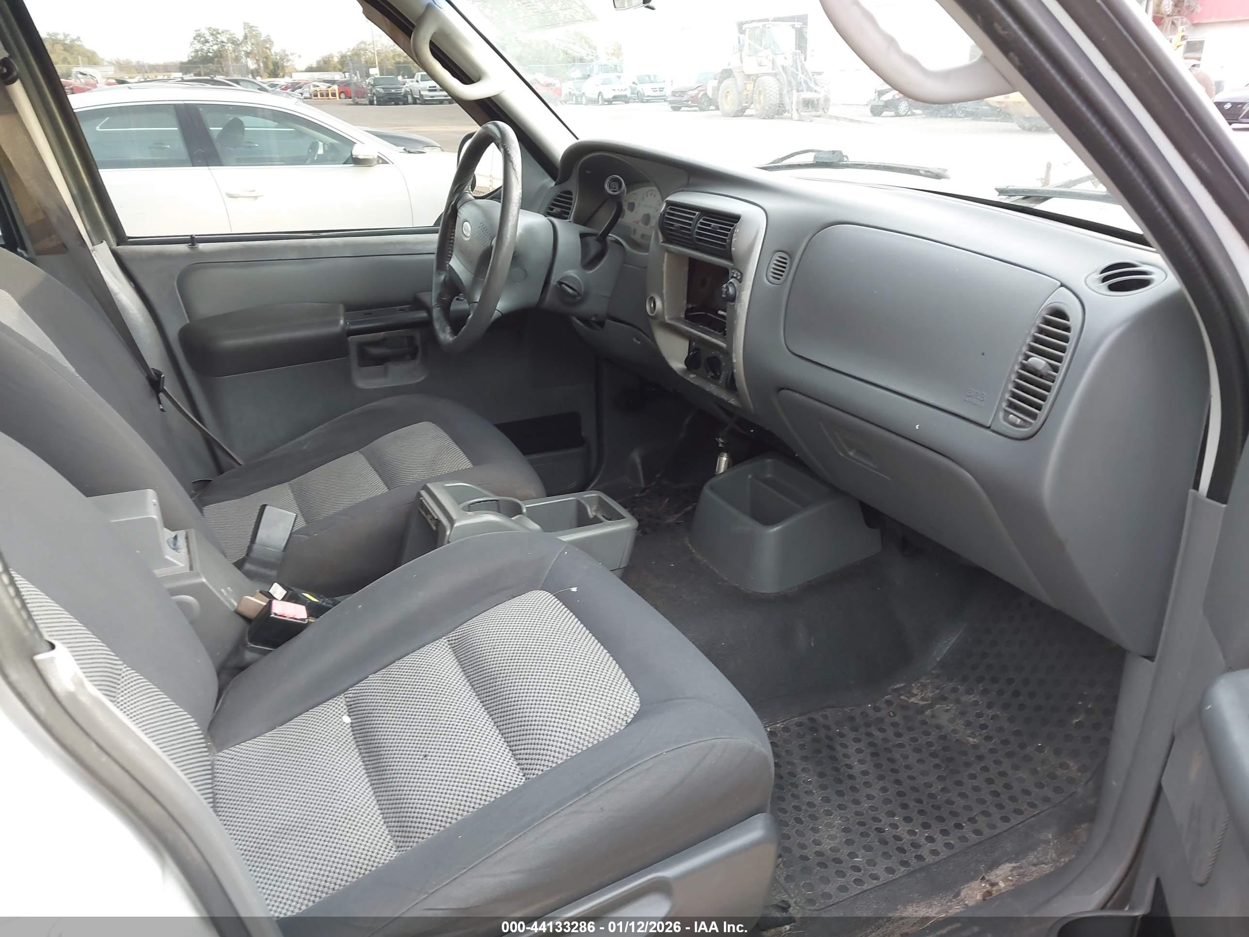 FORD EXPLORER image 5