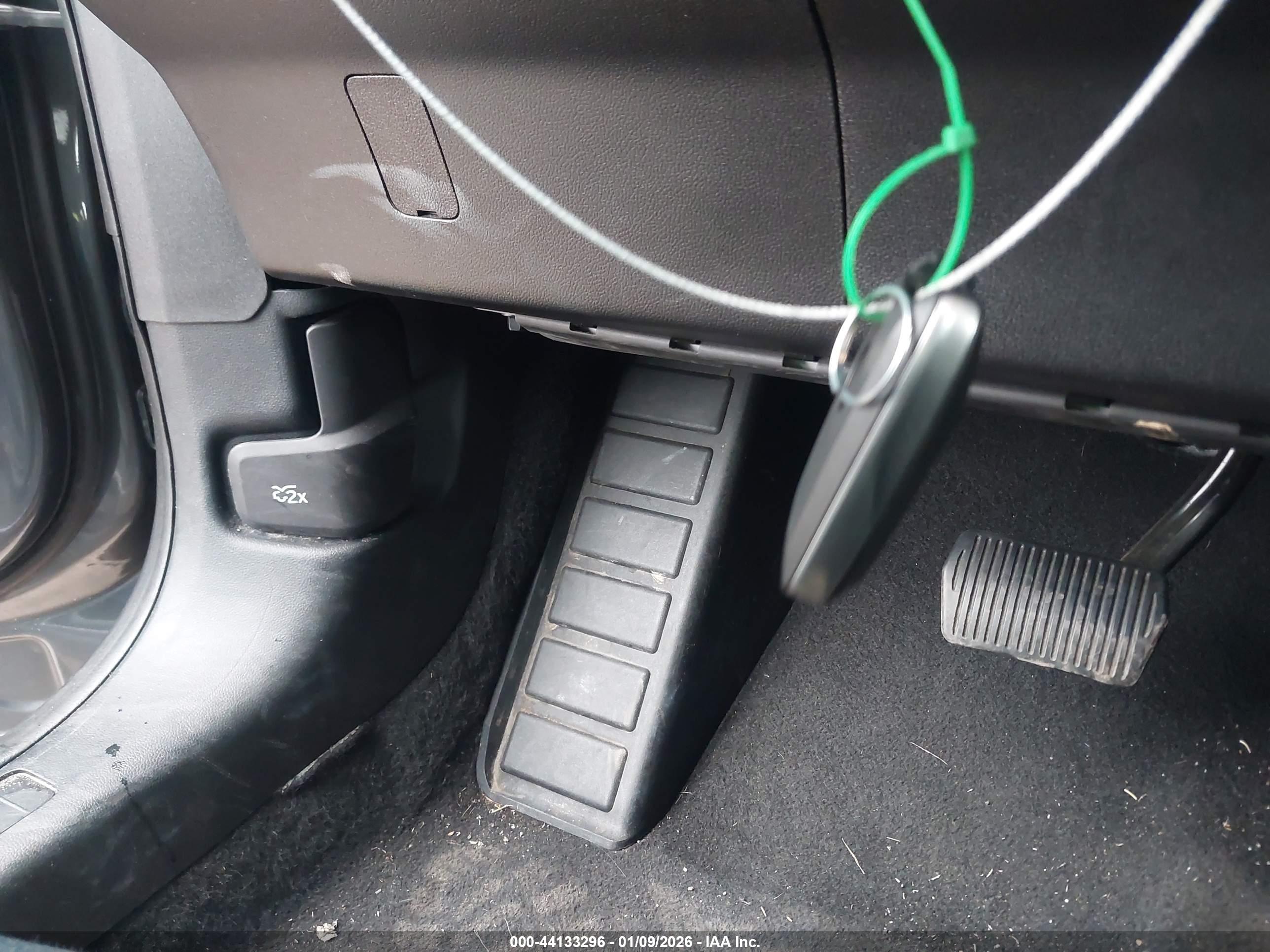 FORD ESCAPE image 11